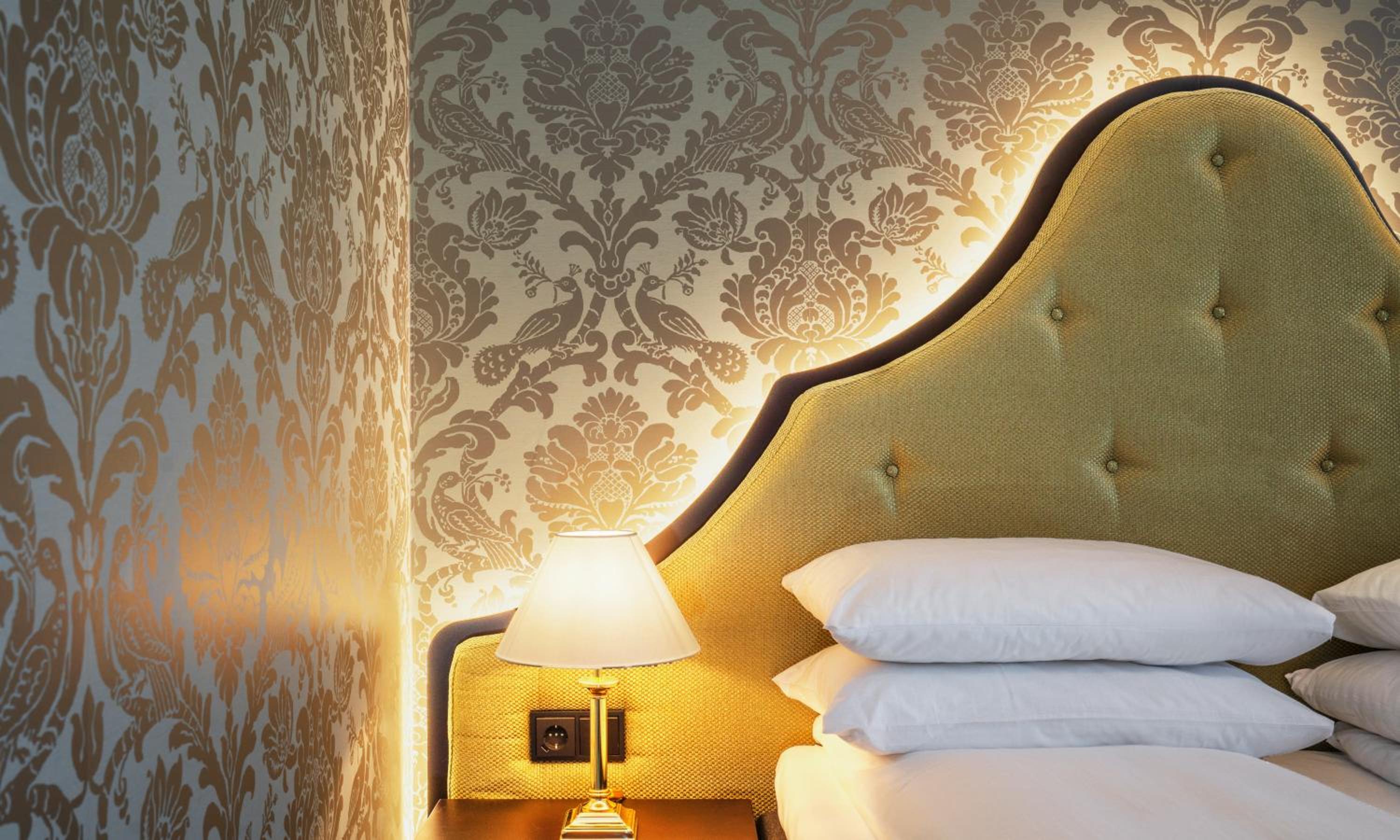 Standard Double Room thumbnail 6