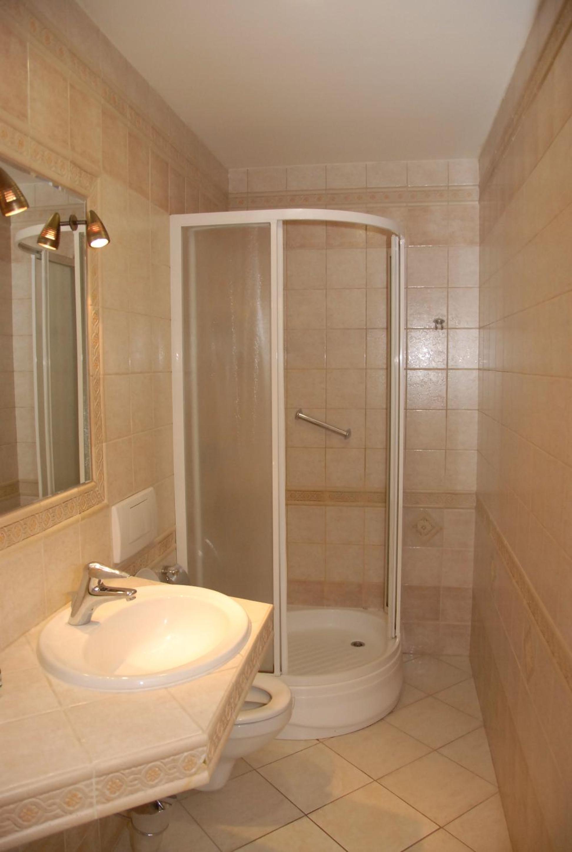 Luxury Apartment - Photo 4
