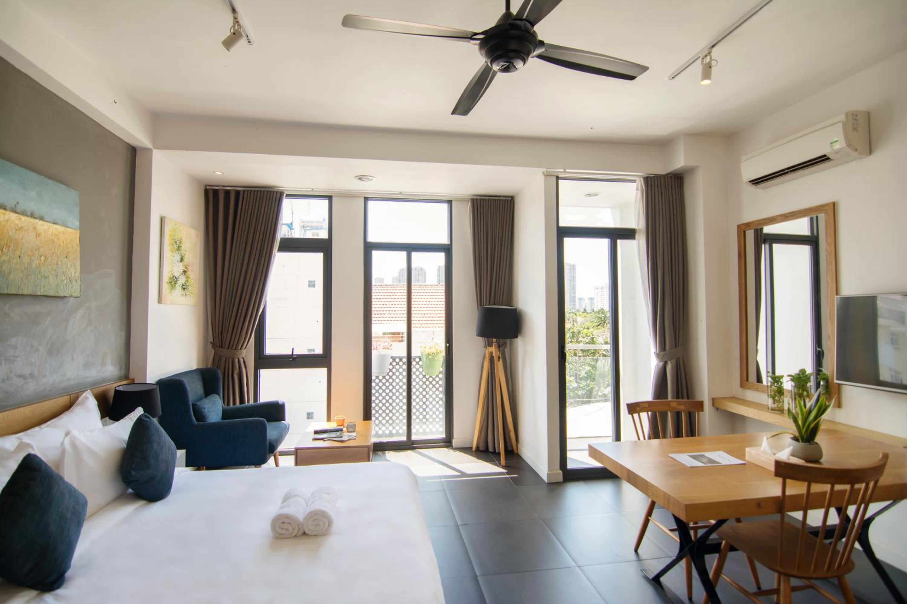 Apartment with Balcony