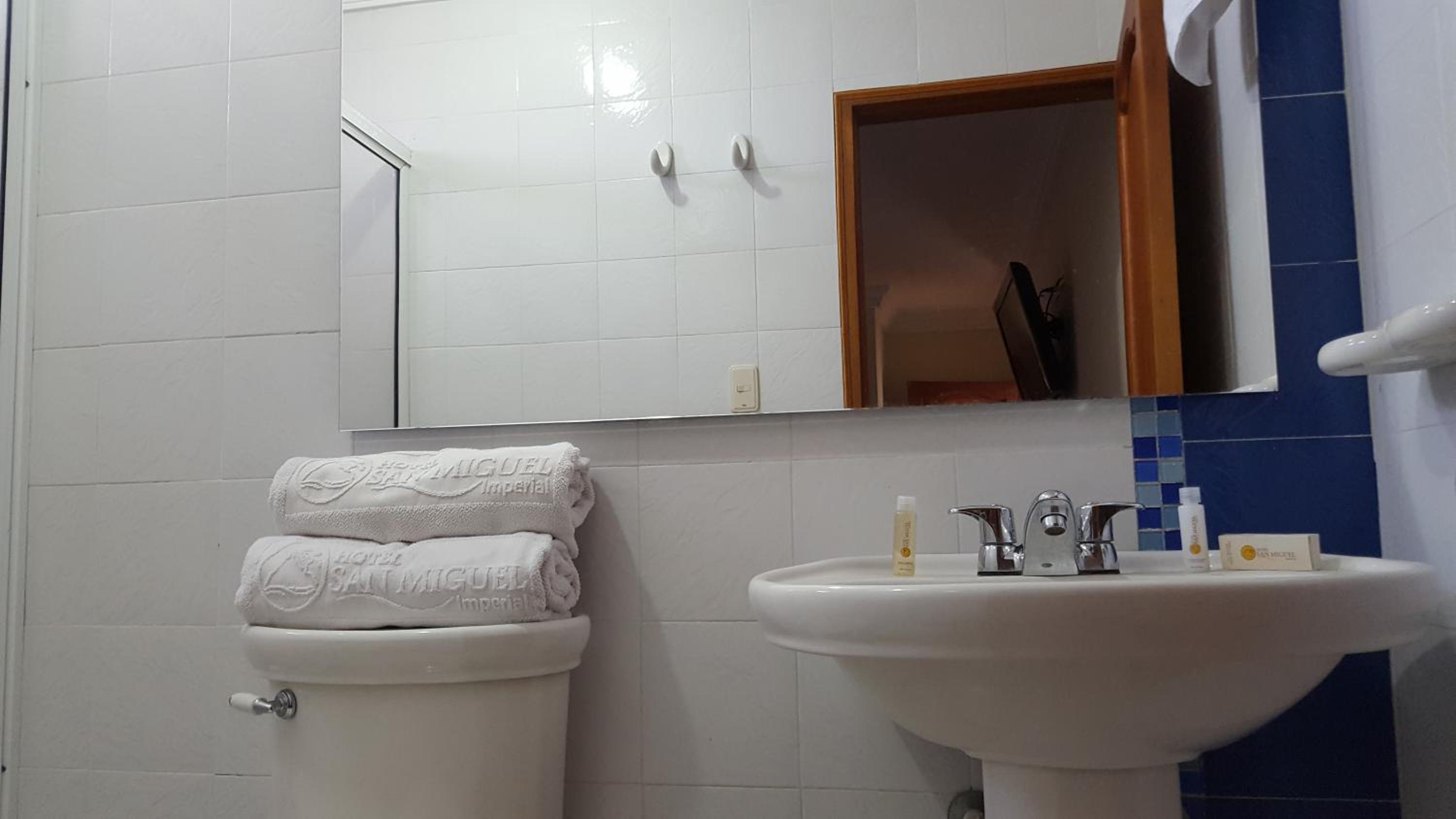 Standard Triple Room - Photo 3