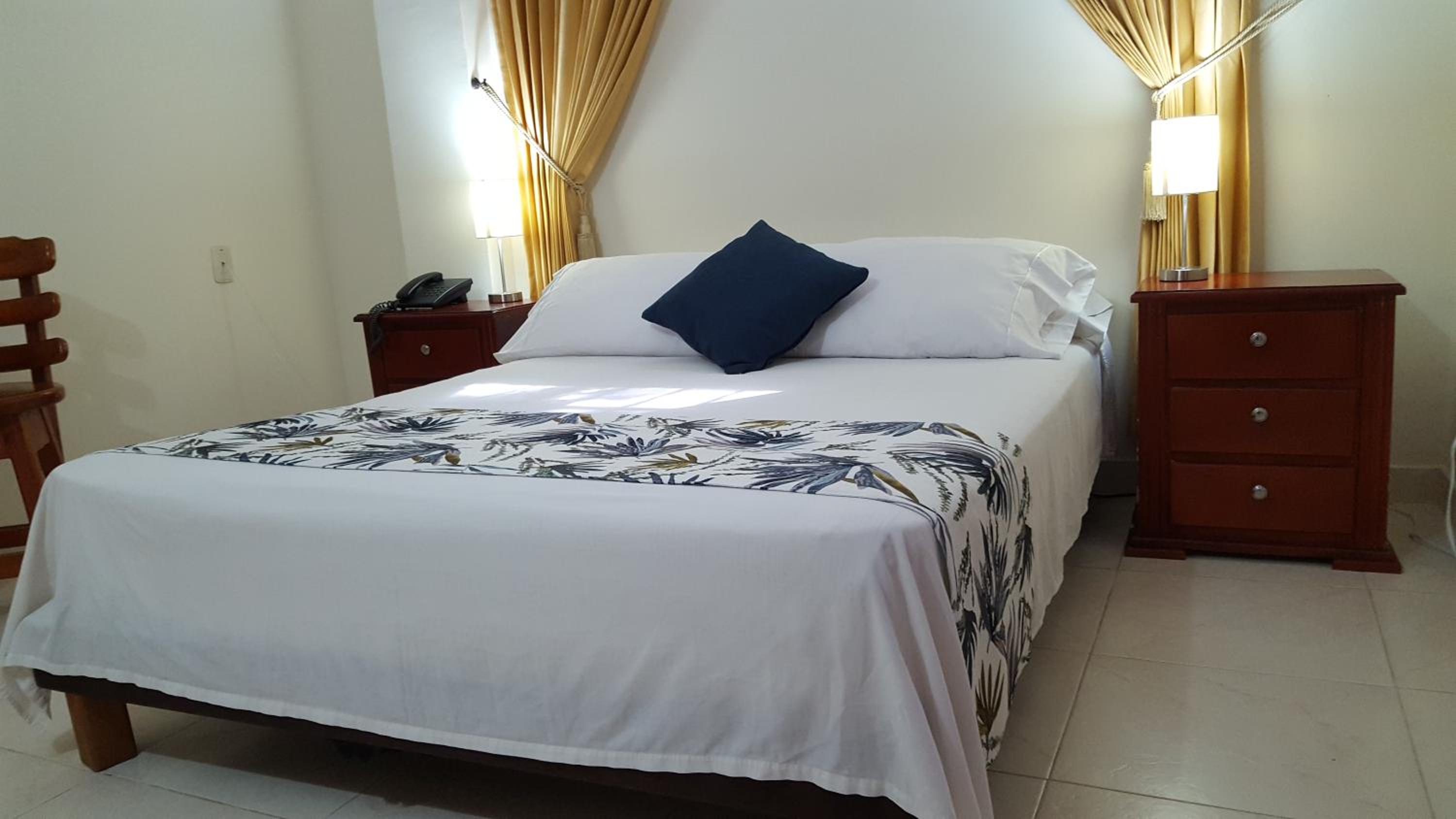 Standard Double Room - Photo 6