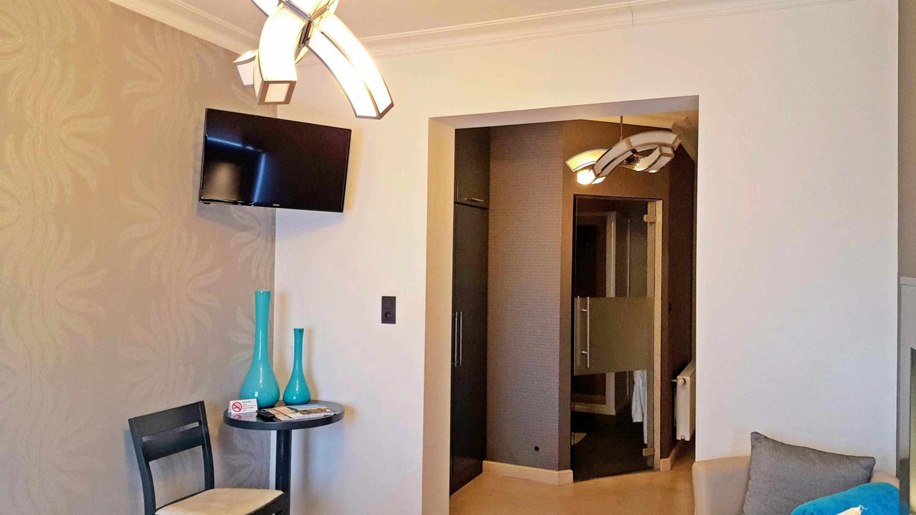 Junior Suite (2 Adults + 1 Child) photo 3