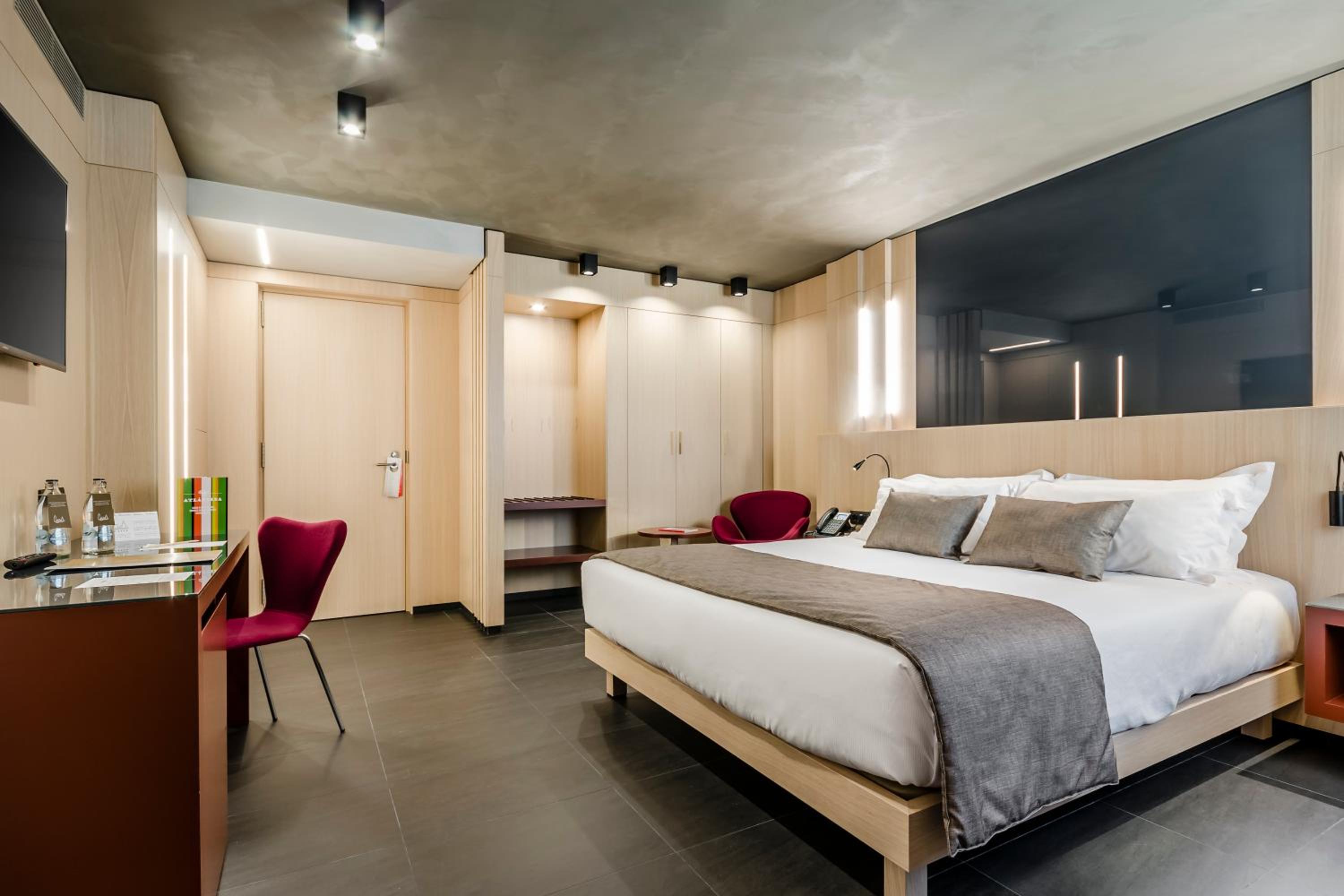 Superior King Room photo 1