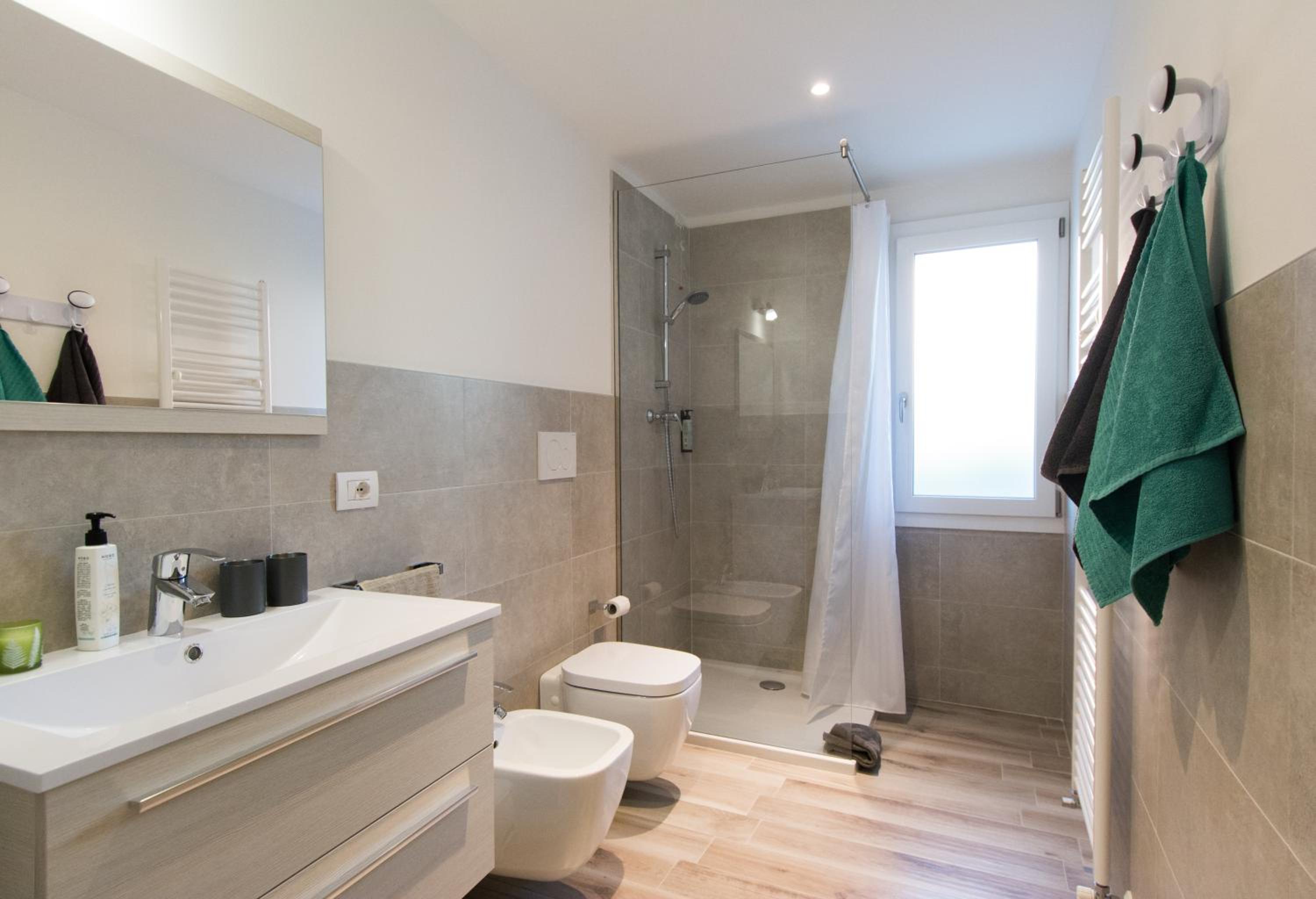 Quadruple Room with Private Bathroom photo 3