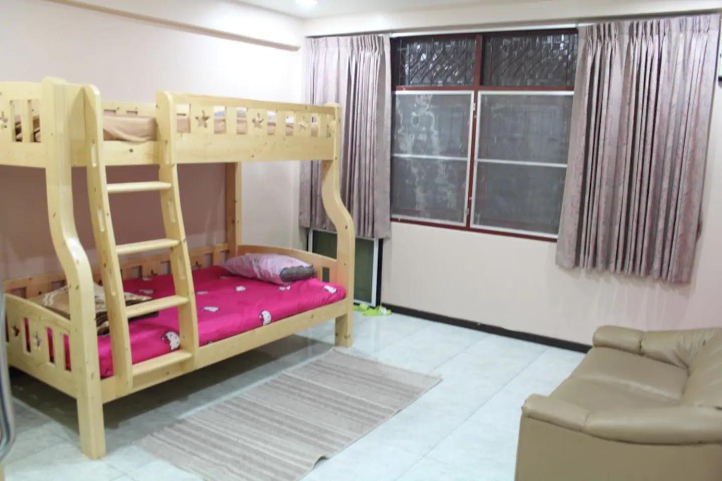Twin Room with Shared Bathroom photo 1