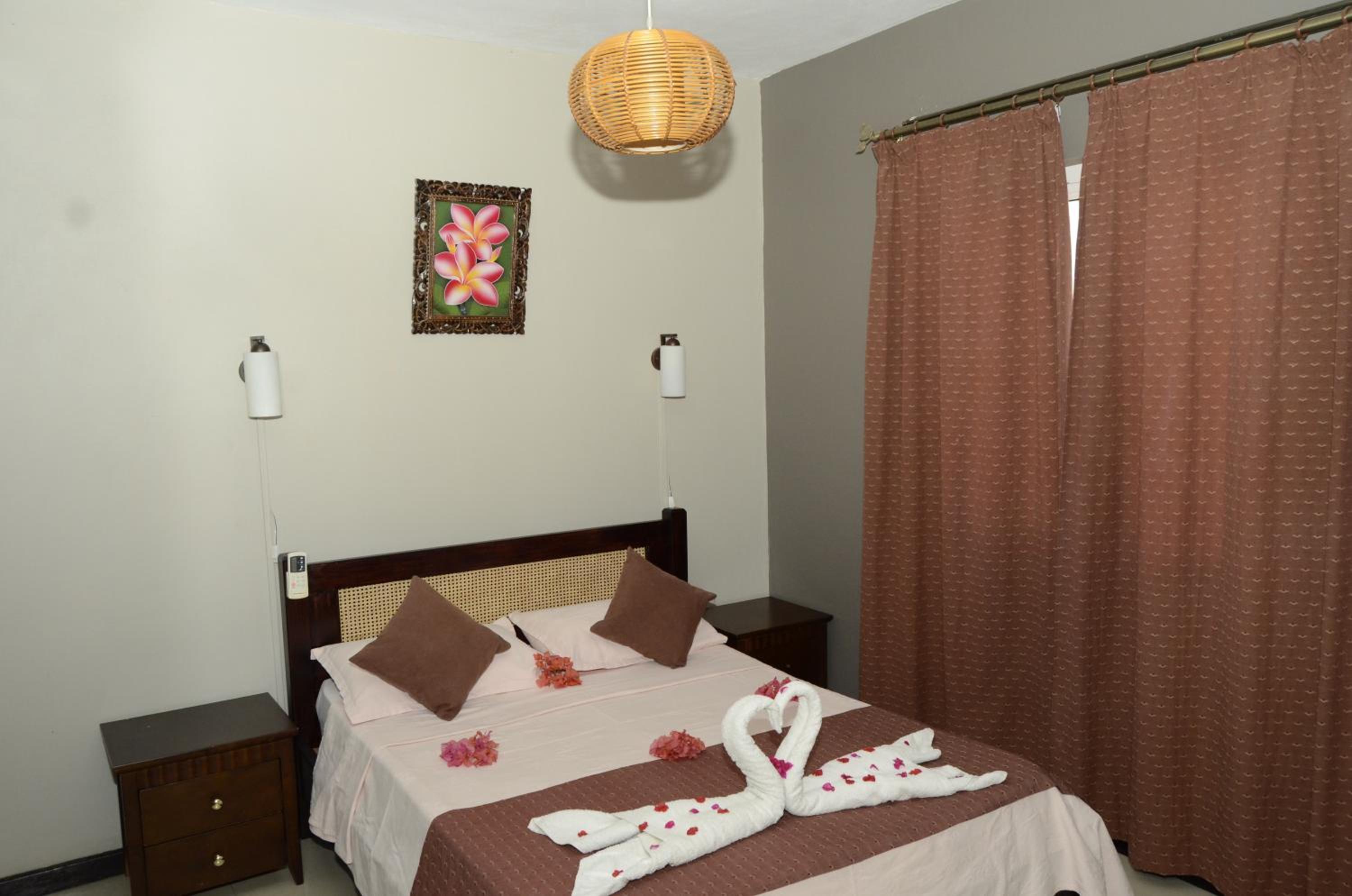 One-Bedroom Apartment - Photo 6