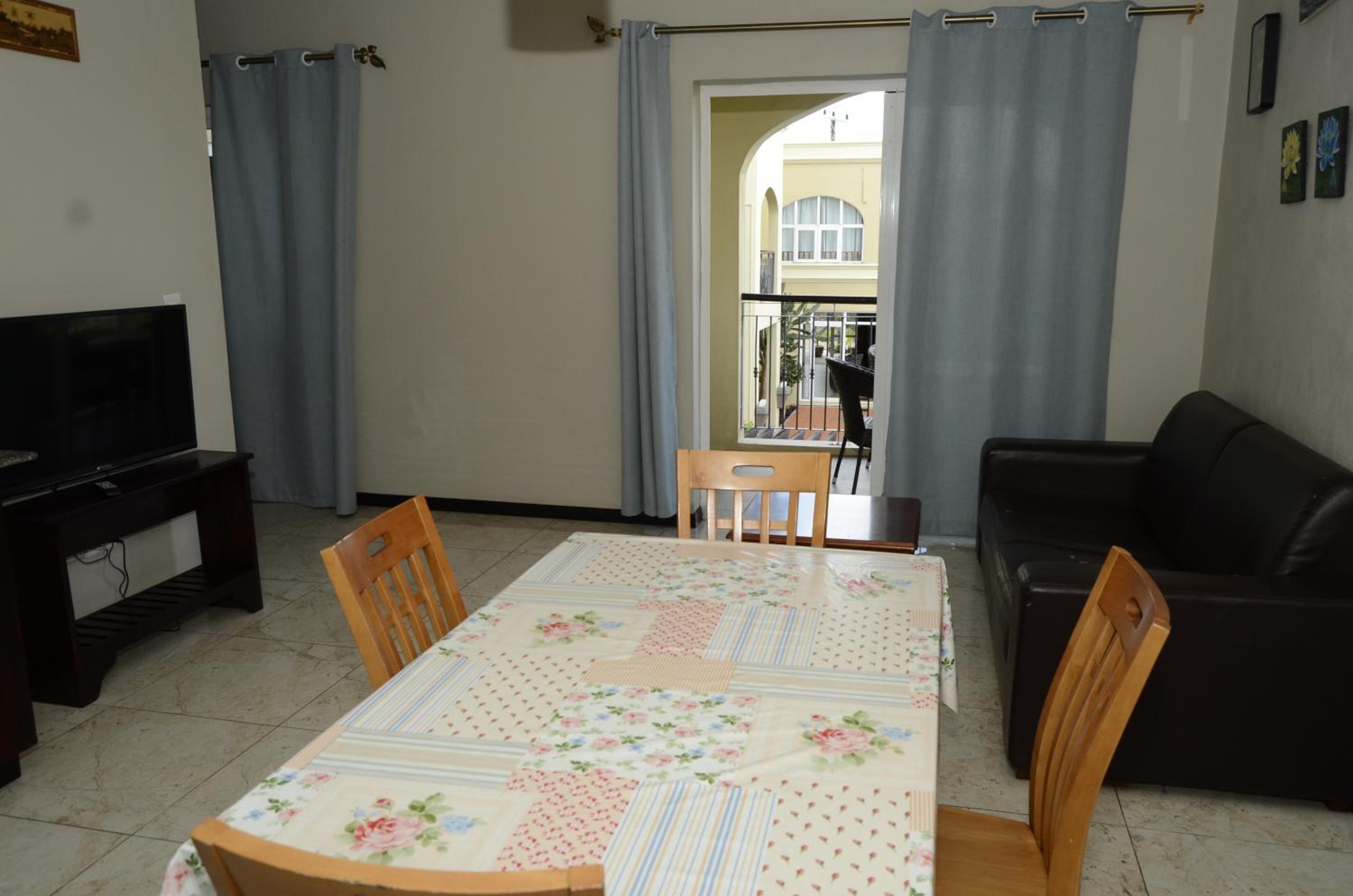 Two-Bedroom Apartment - Photo 4