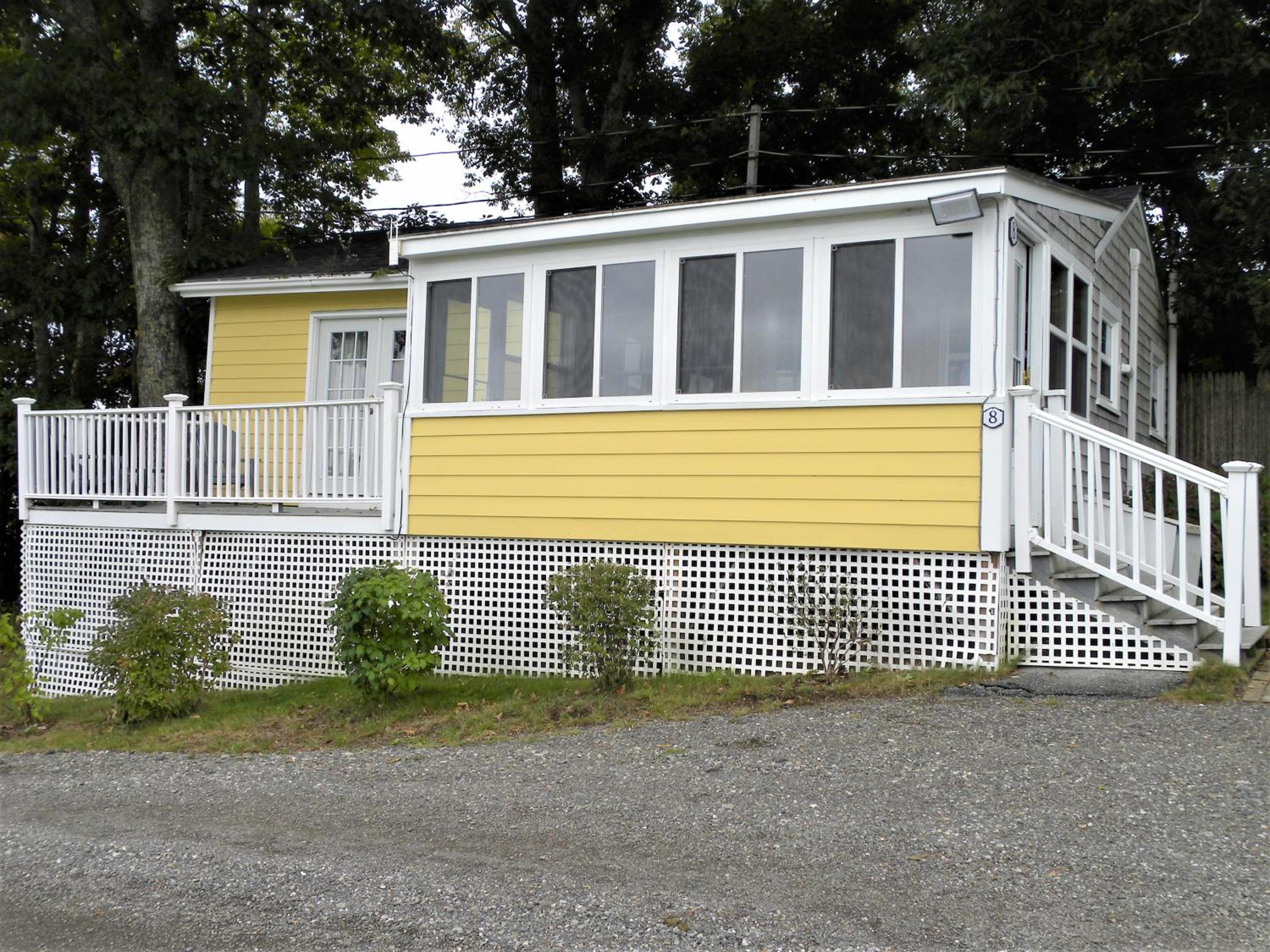 Deluxe One Bedroom Cottage with King Bed and Sea View - Photo 4