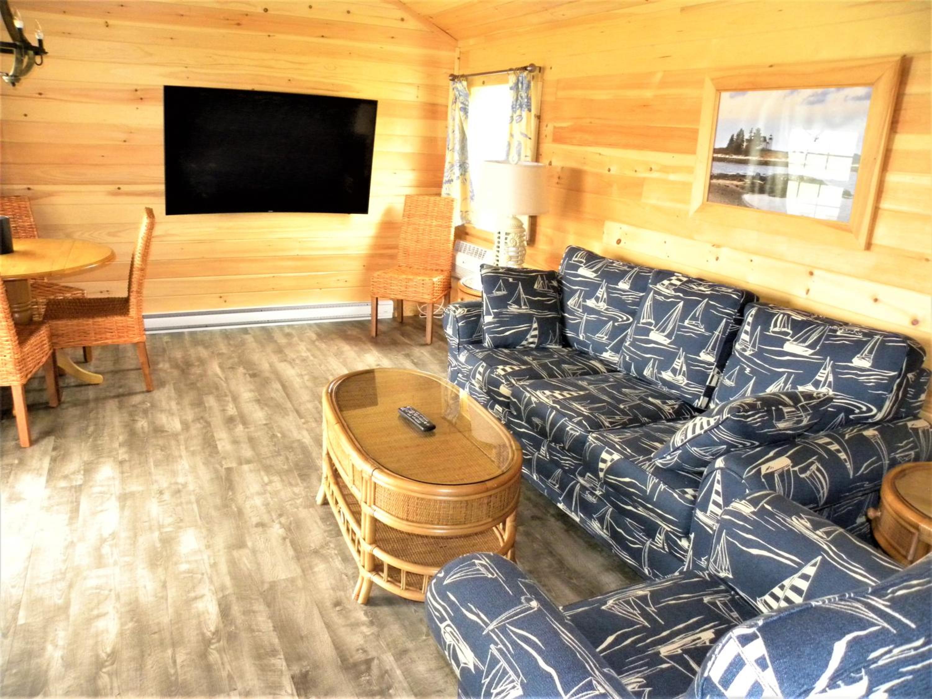 Deluxe One Bedroom Cottage with King Bed and Sea View - Photo 6