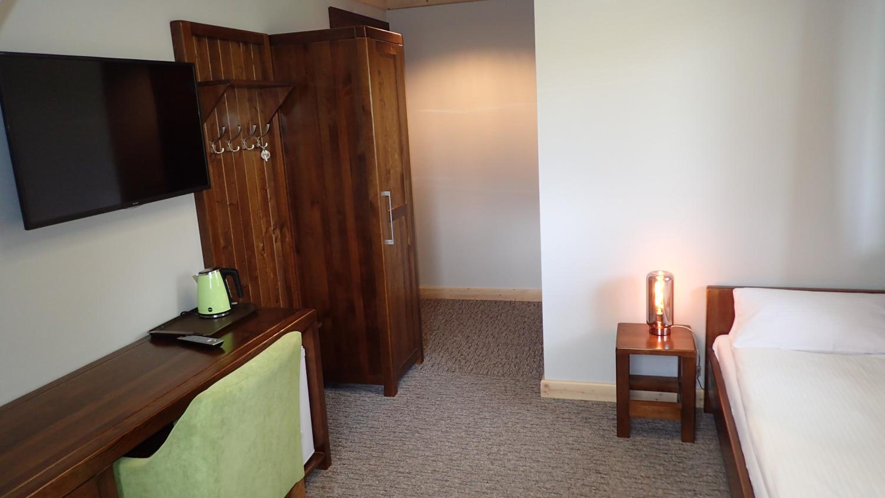 Double or Twin Room with Mountain View photo 3