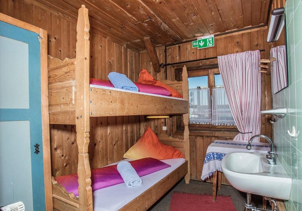 Zimmer 4 - Two Bed Room with Shared Bathroom photo 3