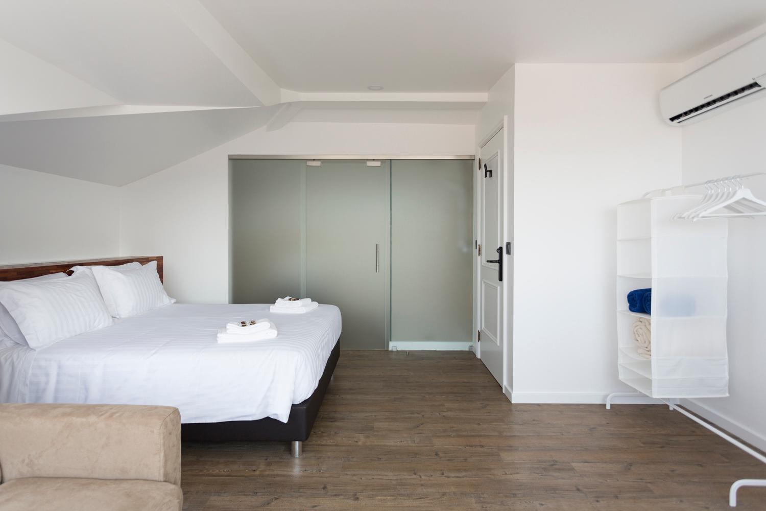 Deluxe Suite with Sea View photo 3