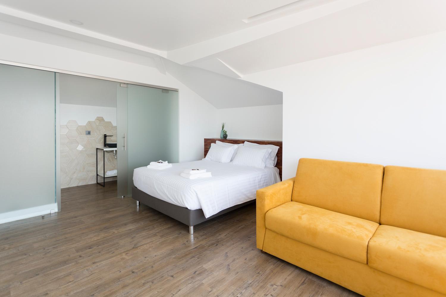 Deluxe Suite with Sea View photo 3