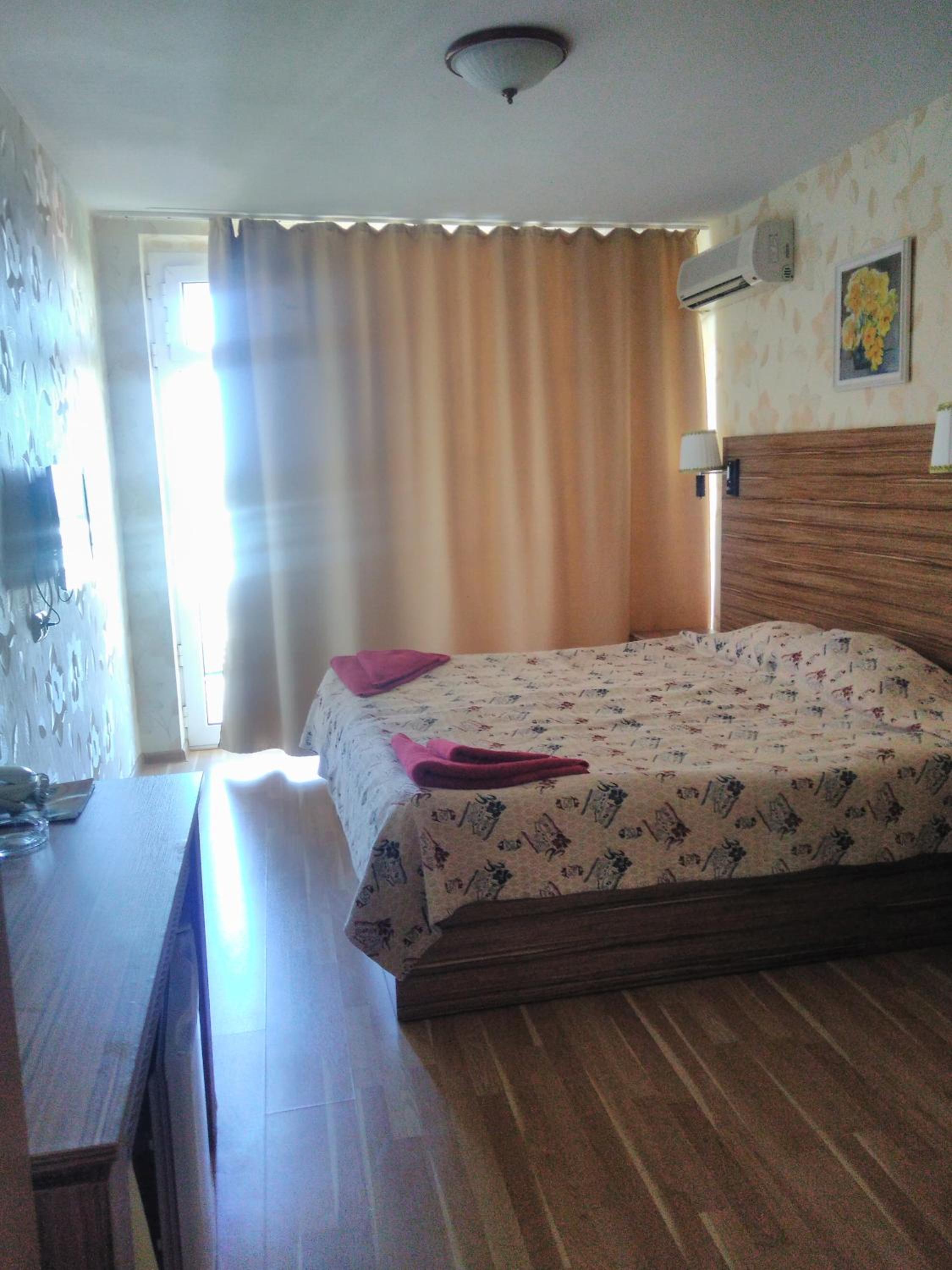 Double Room (2 Adults + 1 Child) photo 2