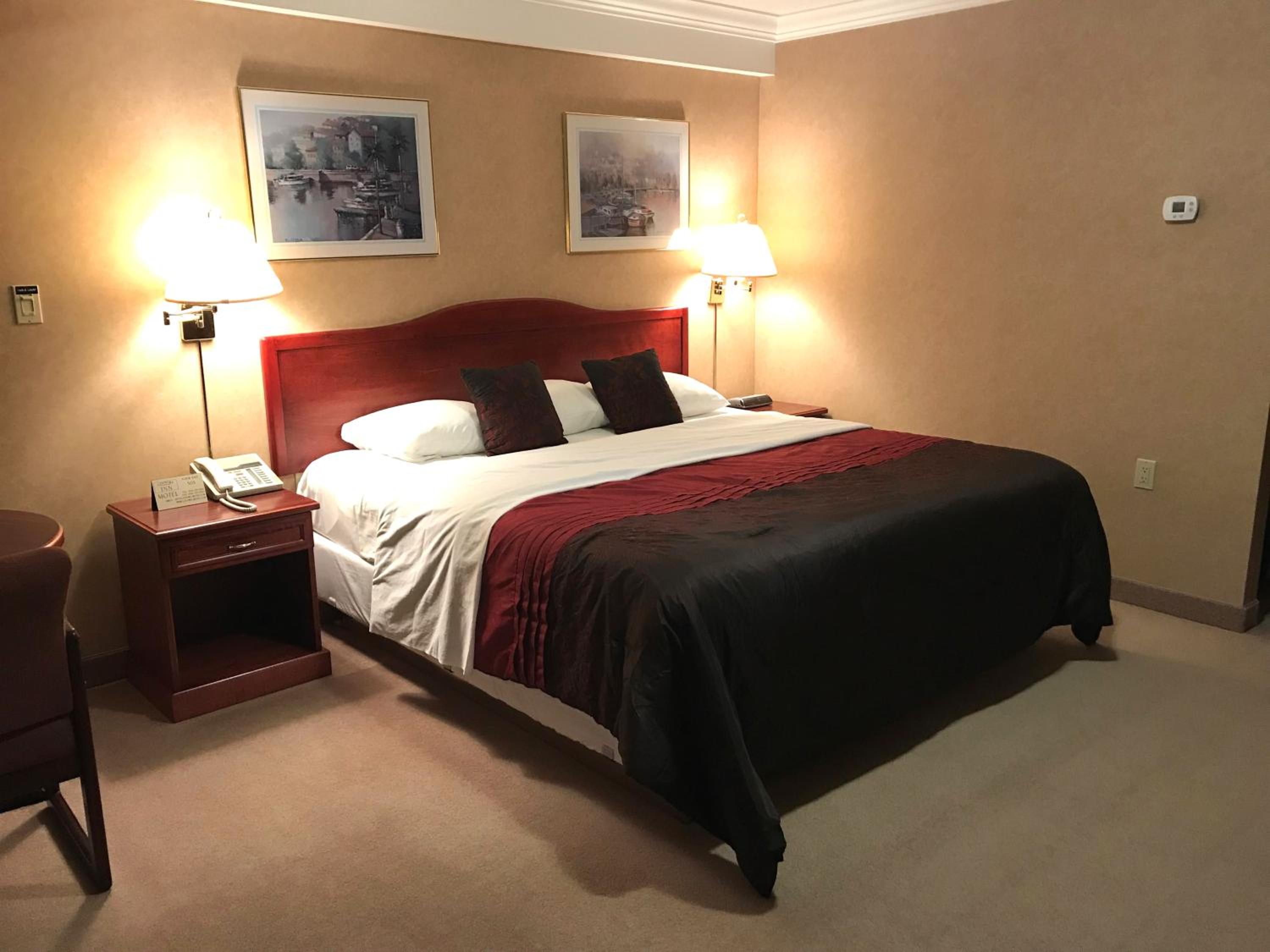 King Suite - Photo 3
