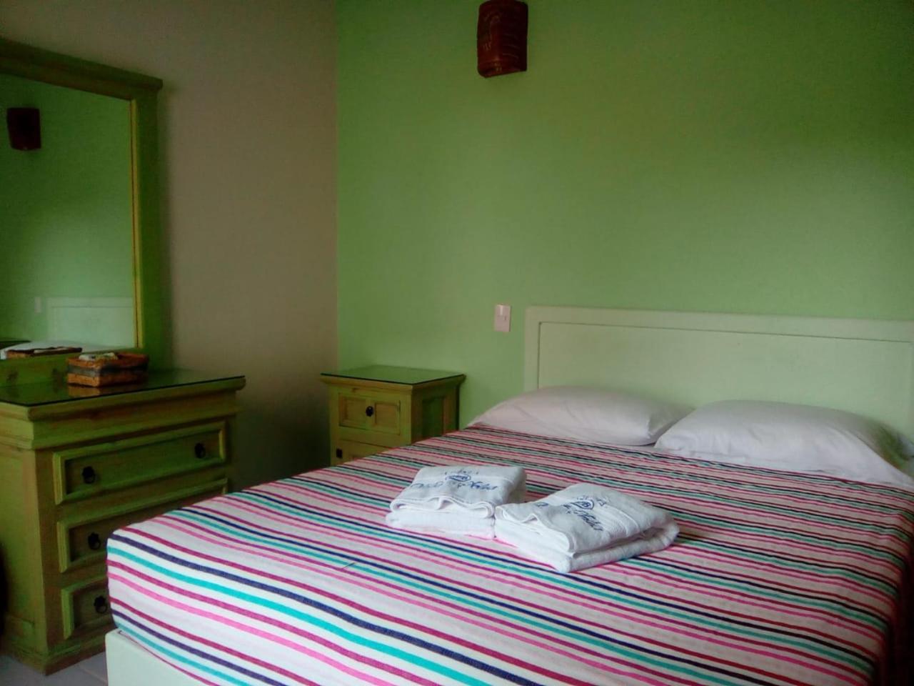 Queen Room with Pool View photo 3