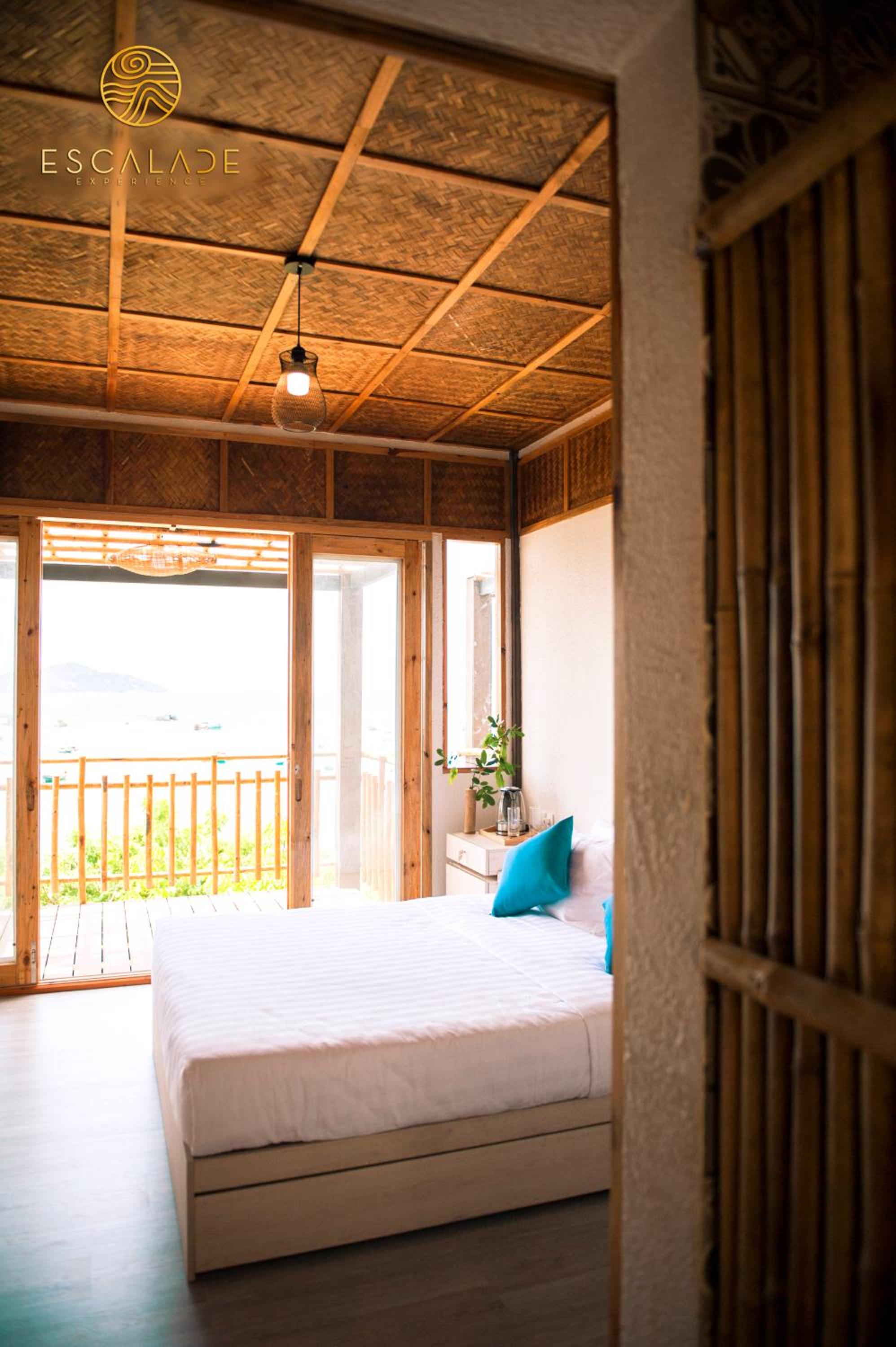 Deluxe Bungalow with Bay View photo 2
