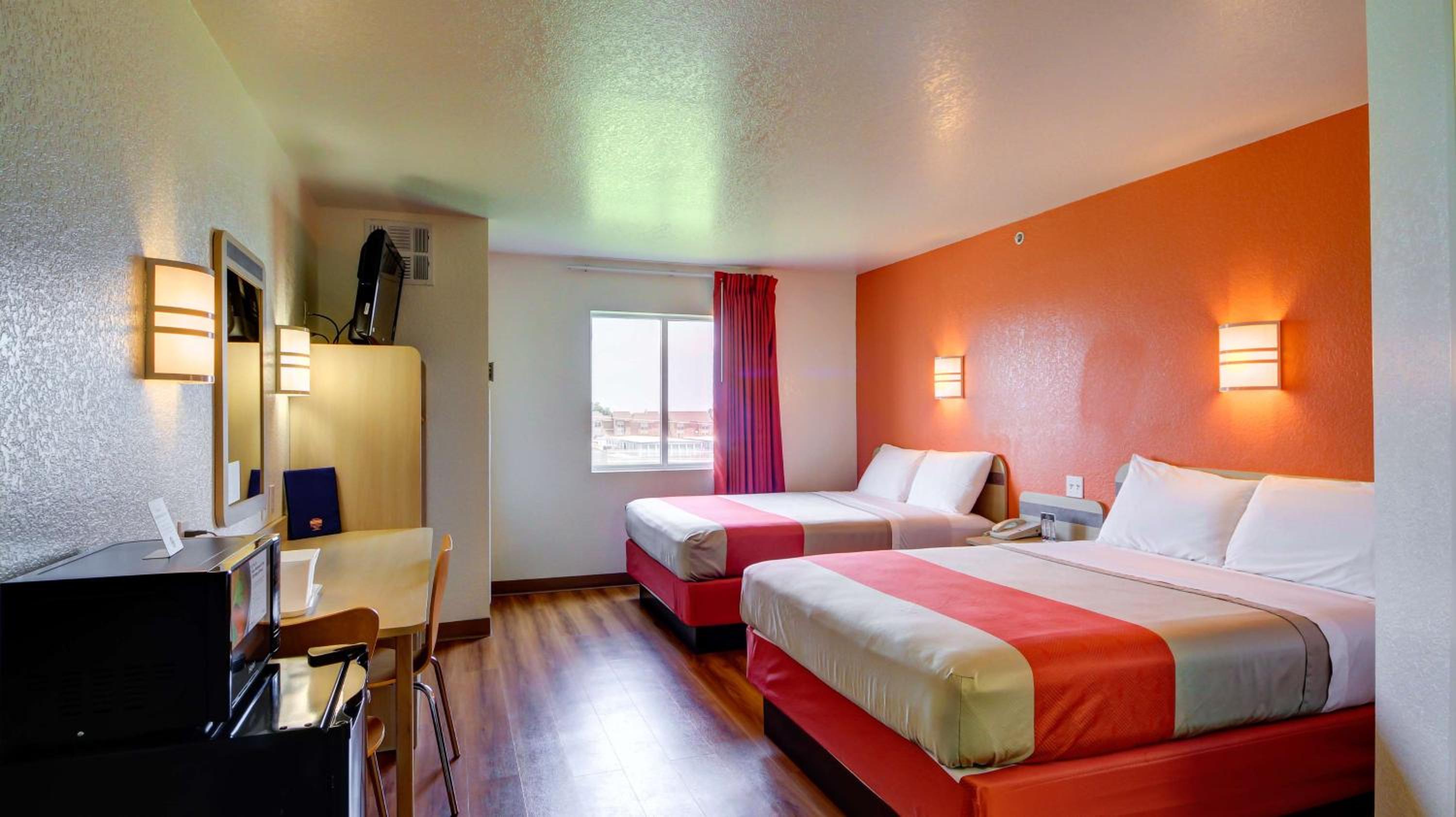 Queen Room with Two Queen Beds - Non-Smoking photo 1