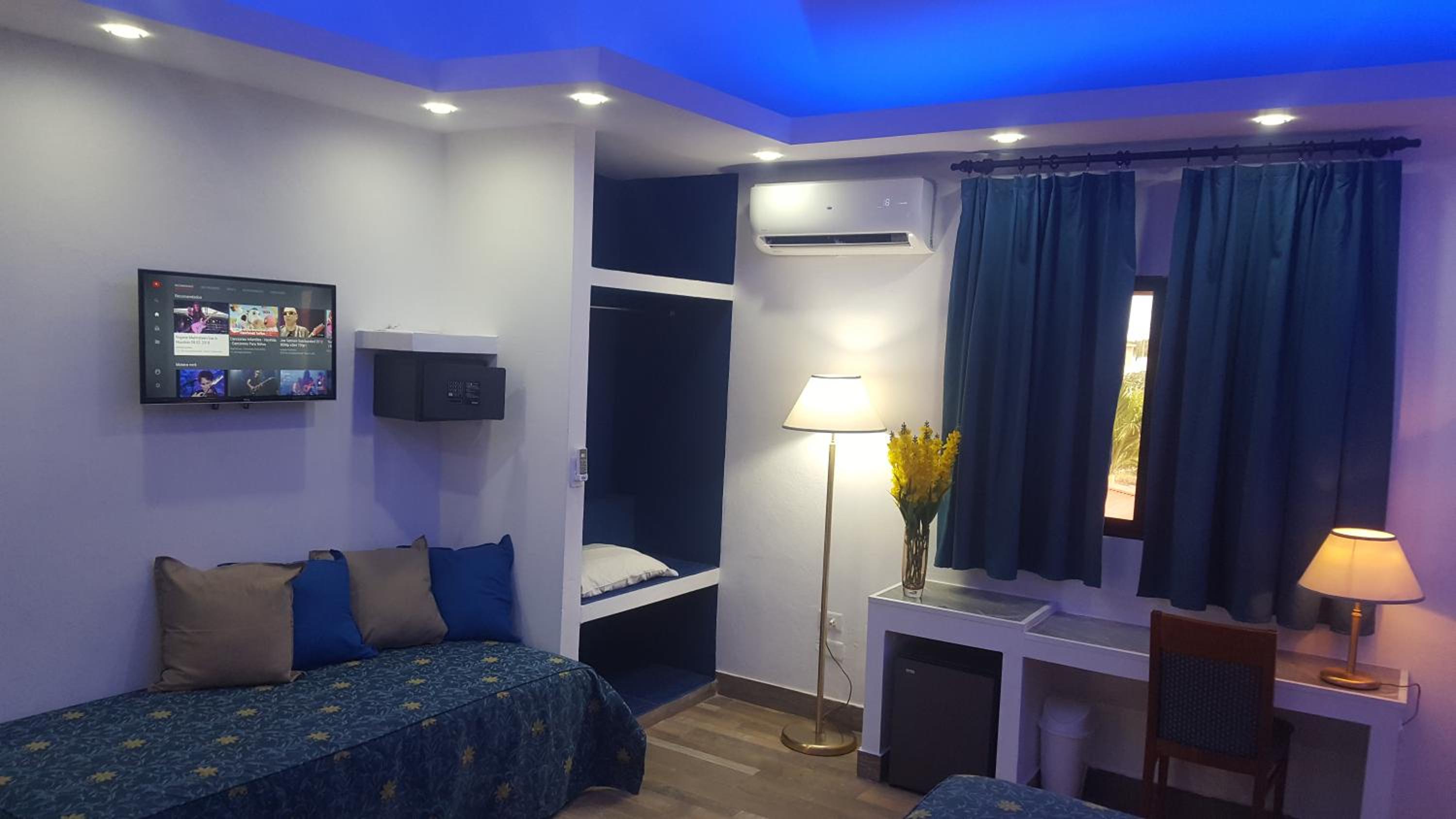 Deluxe Triple Room photo 2