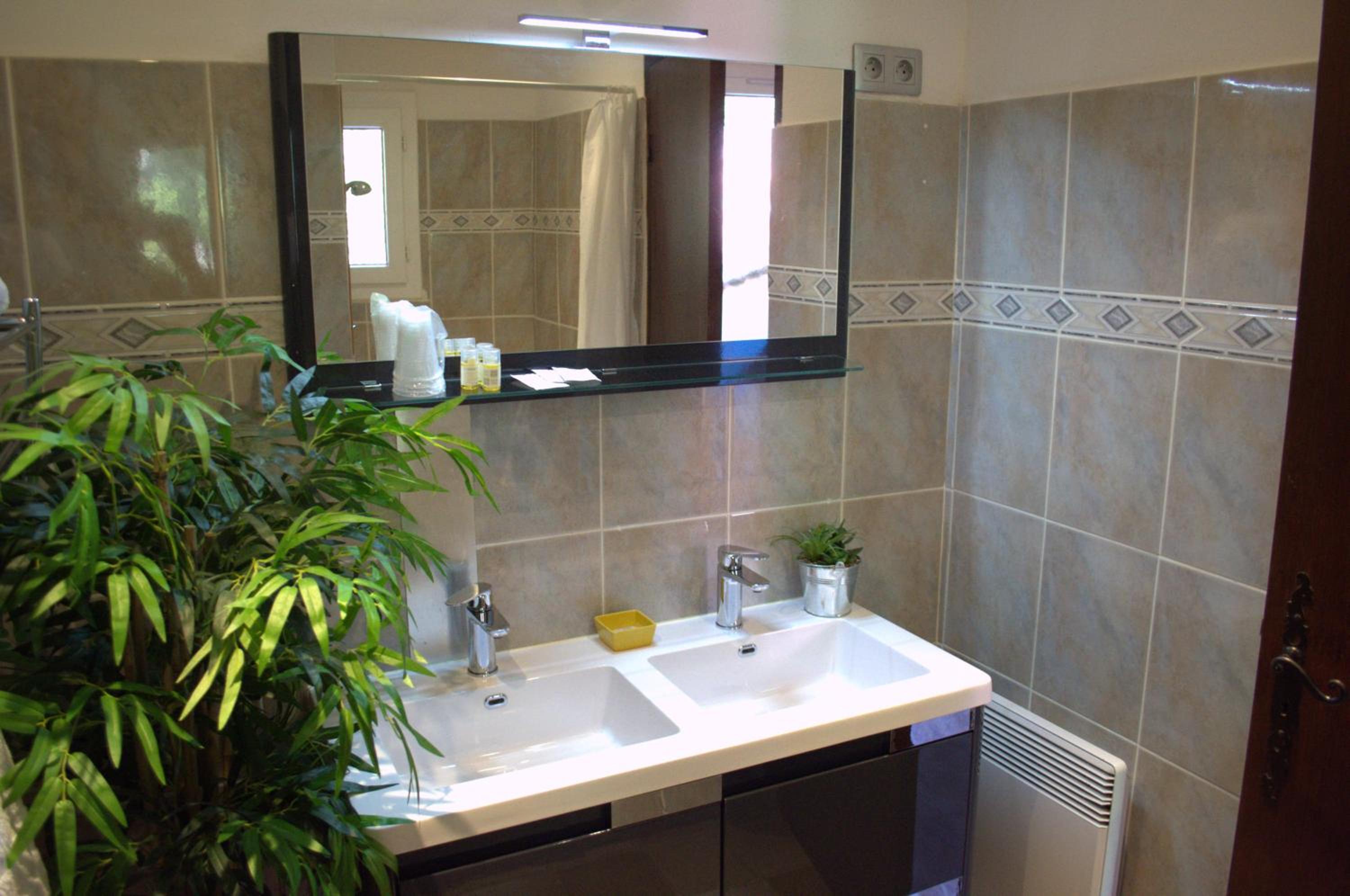 Triple Room with Private Bathroom photo 3