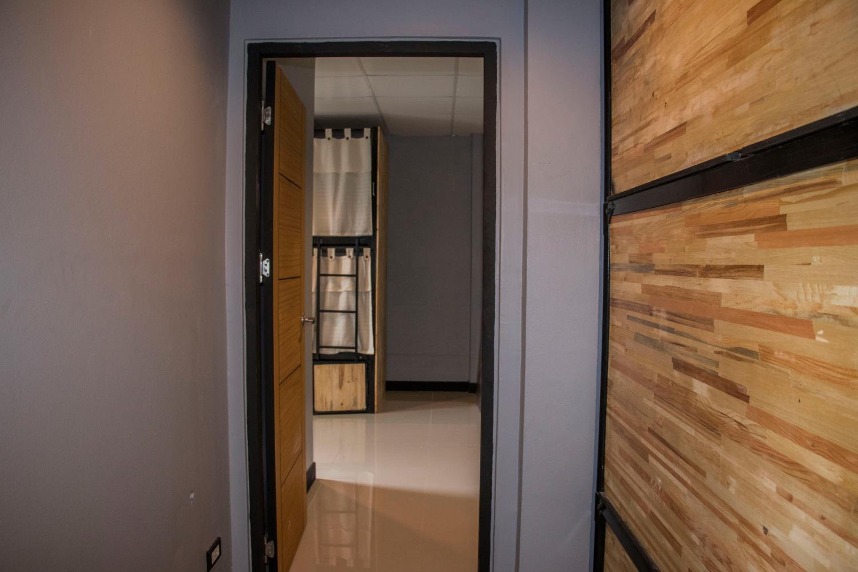 Single Bed In Dormitory Room photo 1