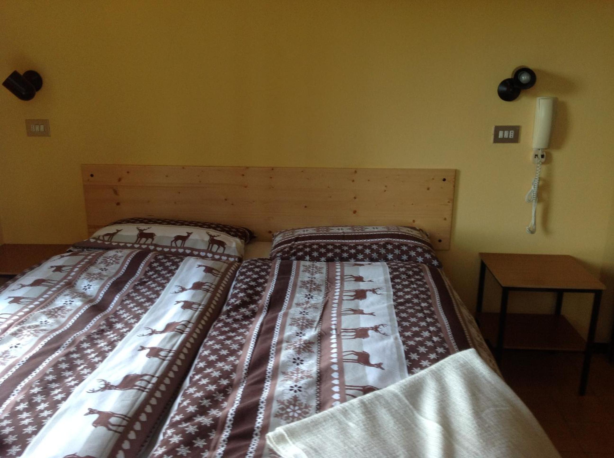 Single Room with Shared Bathroom