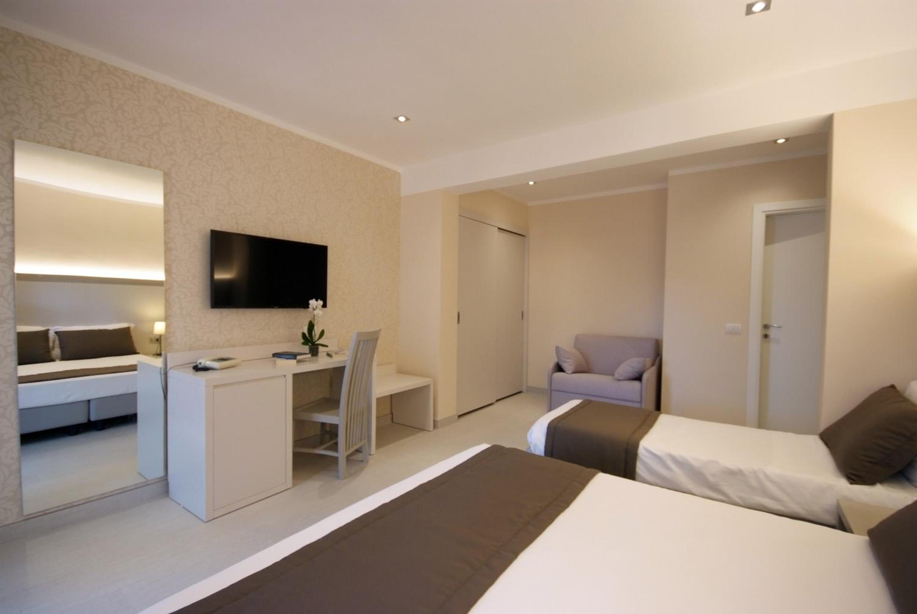 Triple Room - Photo 7