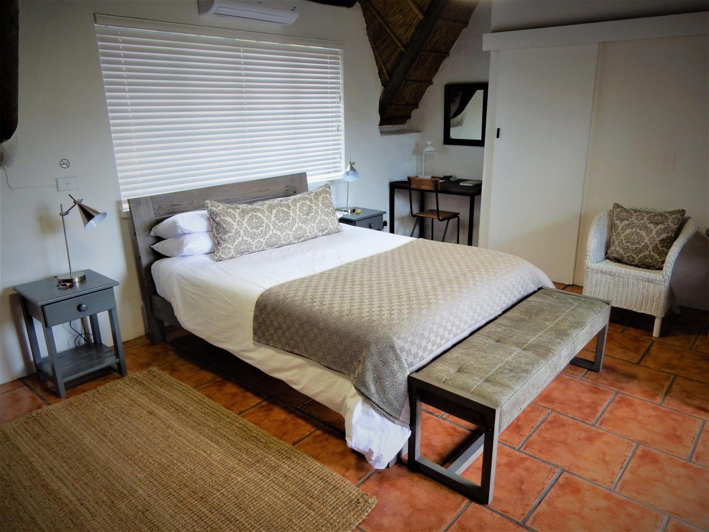 Queen Room with Mountain View - Photo 3