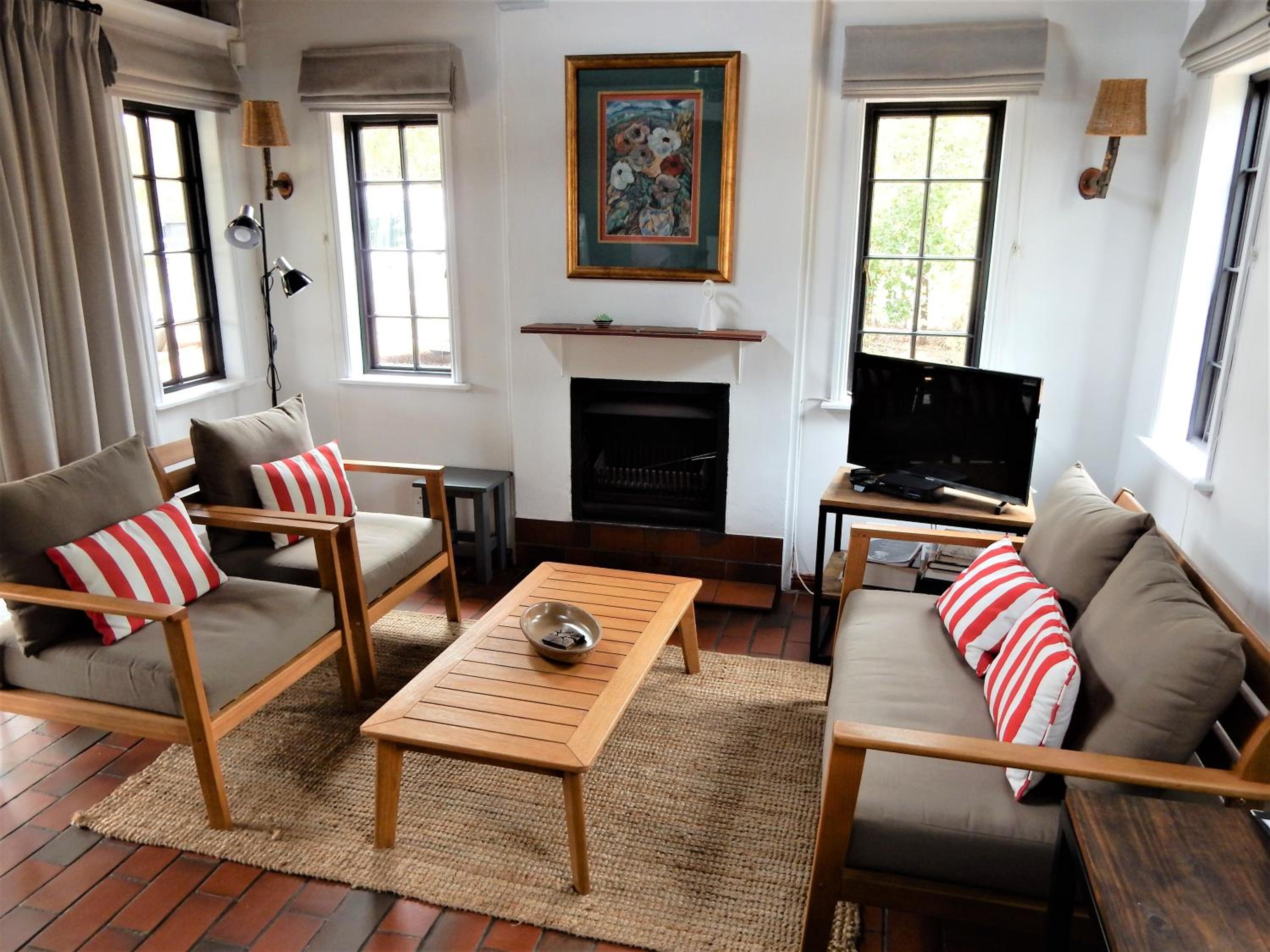 Two-Bedroom Cottage - Photo 11