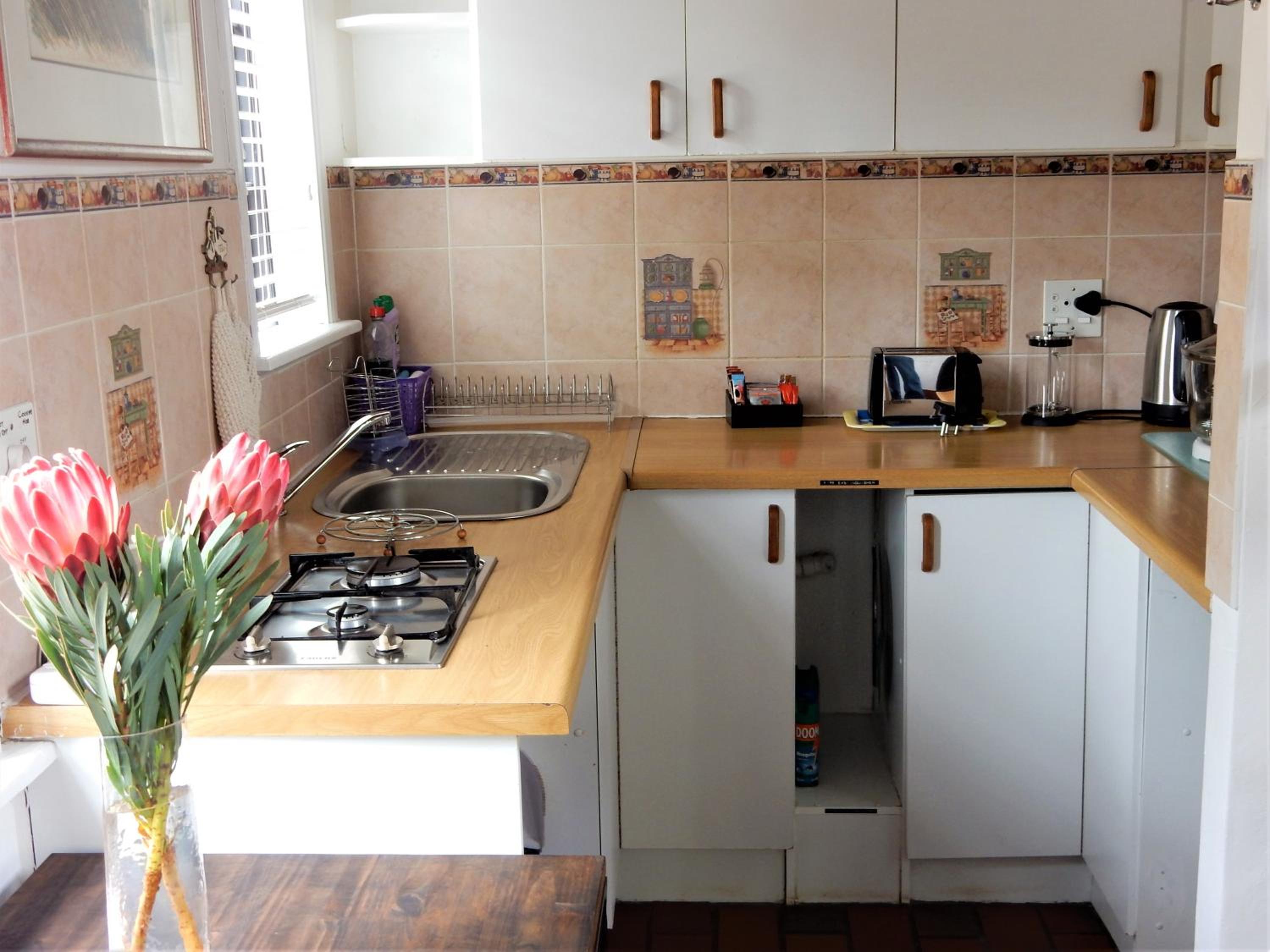 Two-Bedroom Cottage - Photo 9