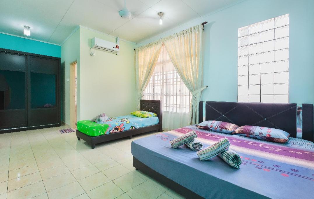 Four-Bedroom House photo 2
