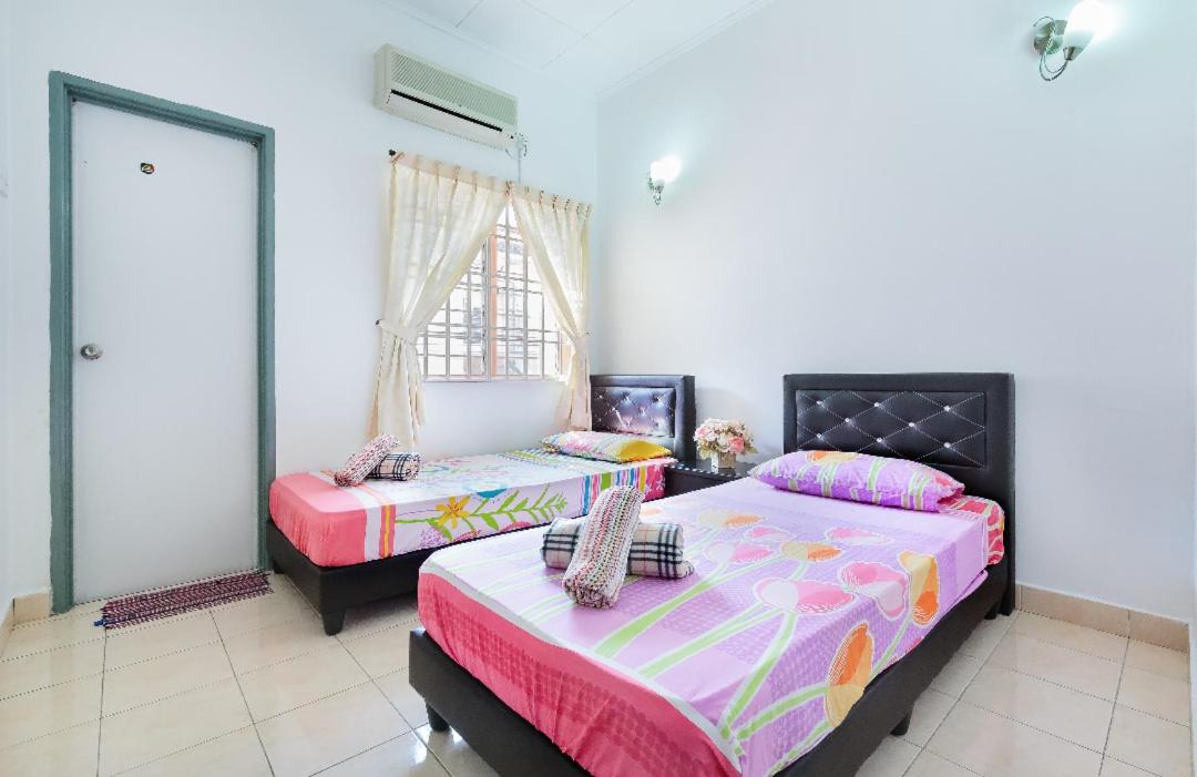 Four-Bedroom House photo 3