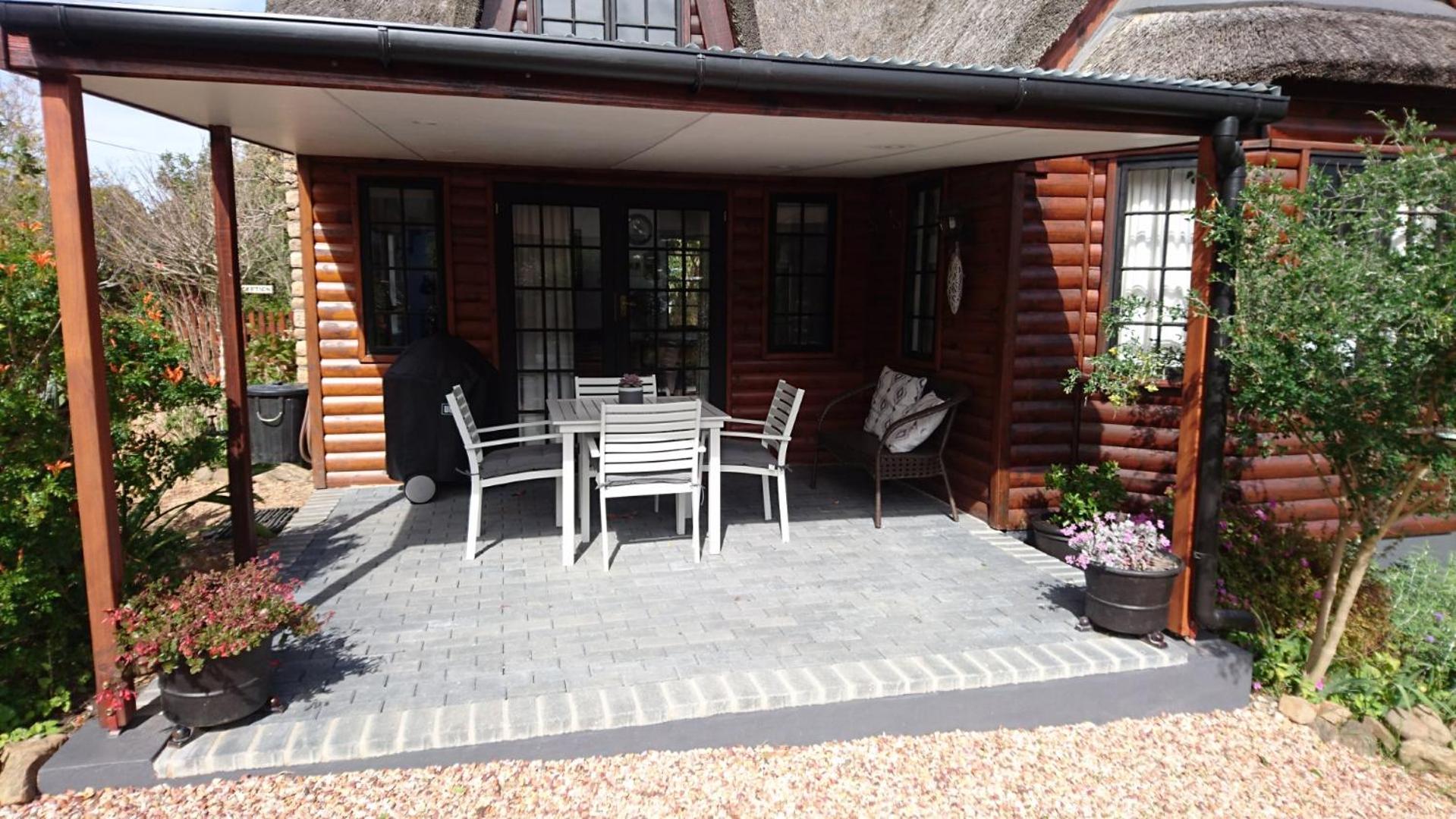 Two-Bedroom Cottage - Photo 7