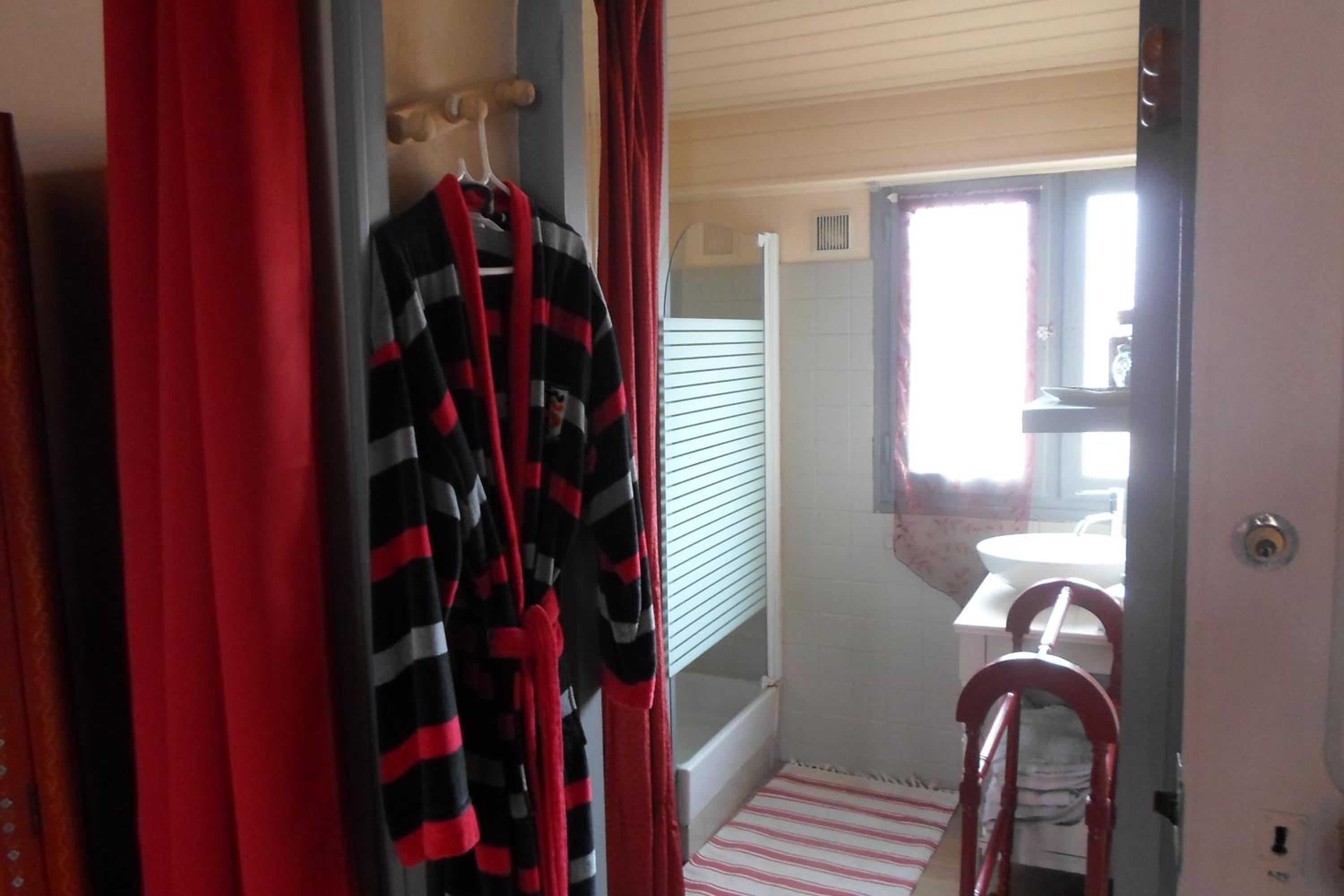 Double Room with Private Bathroom photo 3