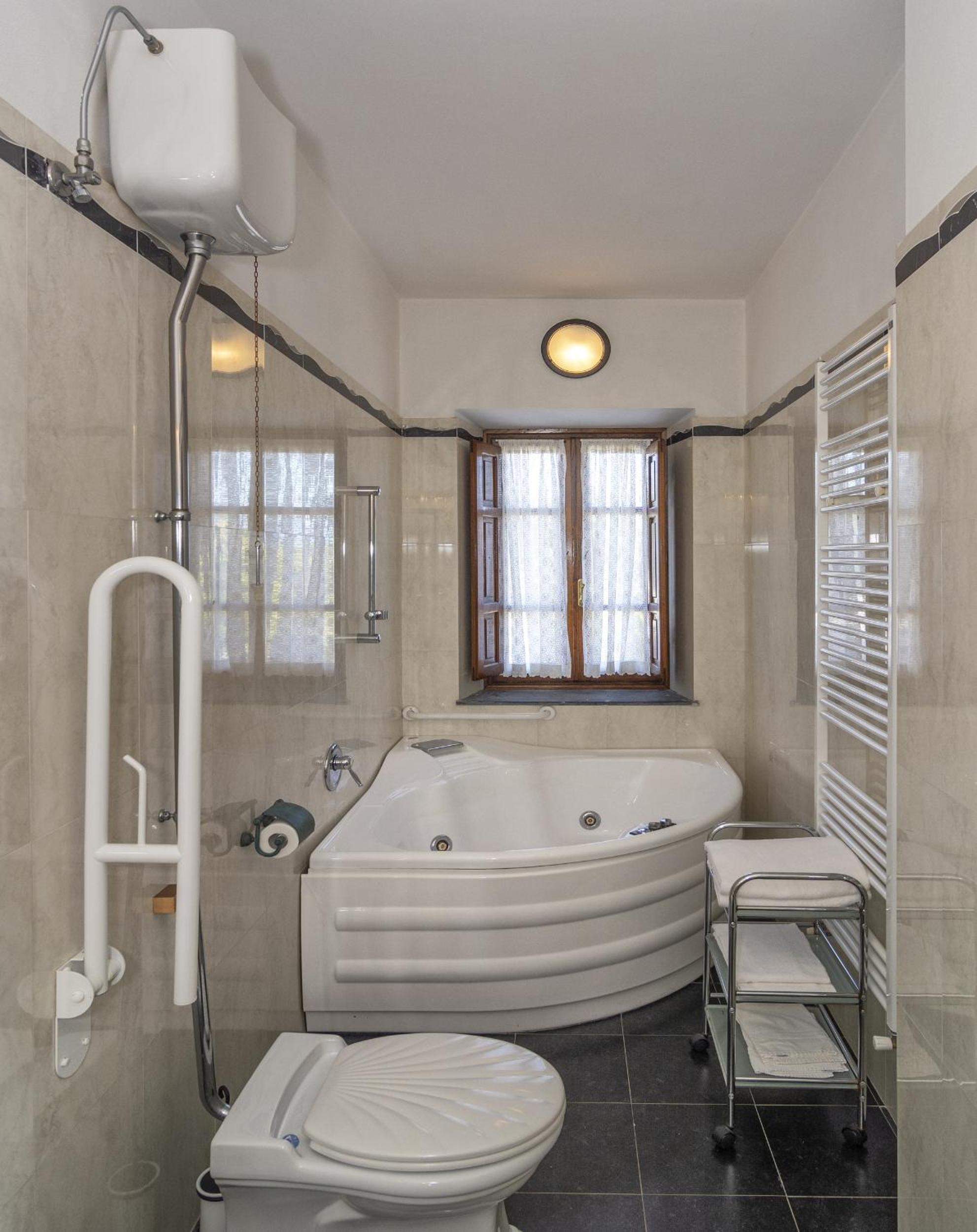 Suite - Photo 5