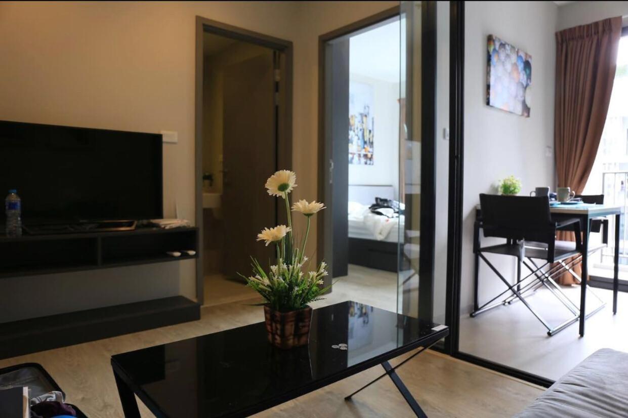 One-Bedroom Apartment - Photo 6