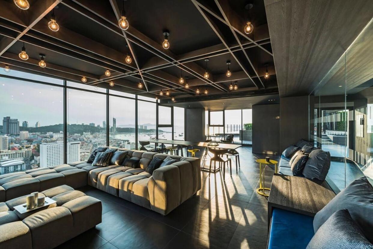 One-Bedroom Apartment - Photo 3