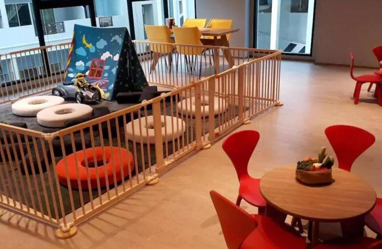 One-Bedroom Apartment - Photo 143