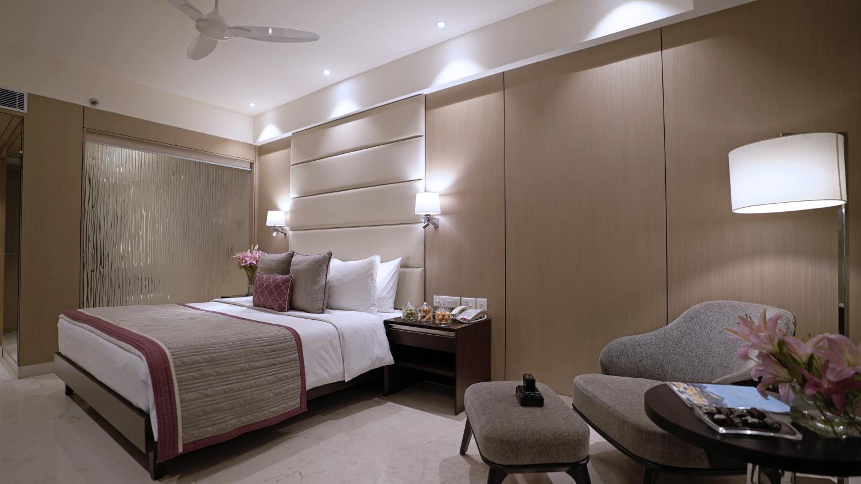  Executive Suite with complimentary 02 ways airport transfers, 10% discount on Food & Soft beverages , a platter of Fruits and Cookies , complimentary sauna and steam once during the stay, early check in and late check out by 4 Hrs subject to availability - Photo 2
