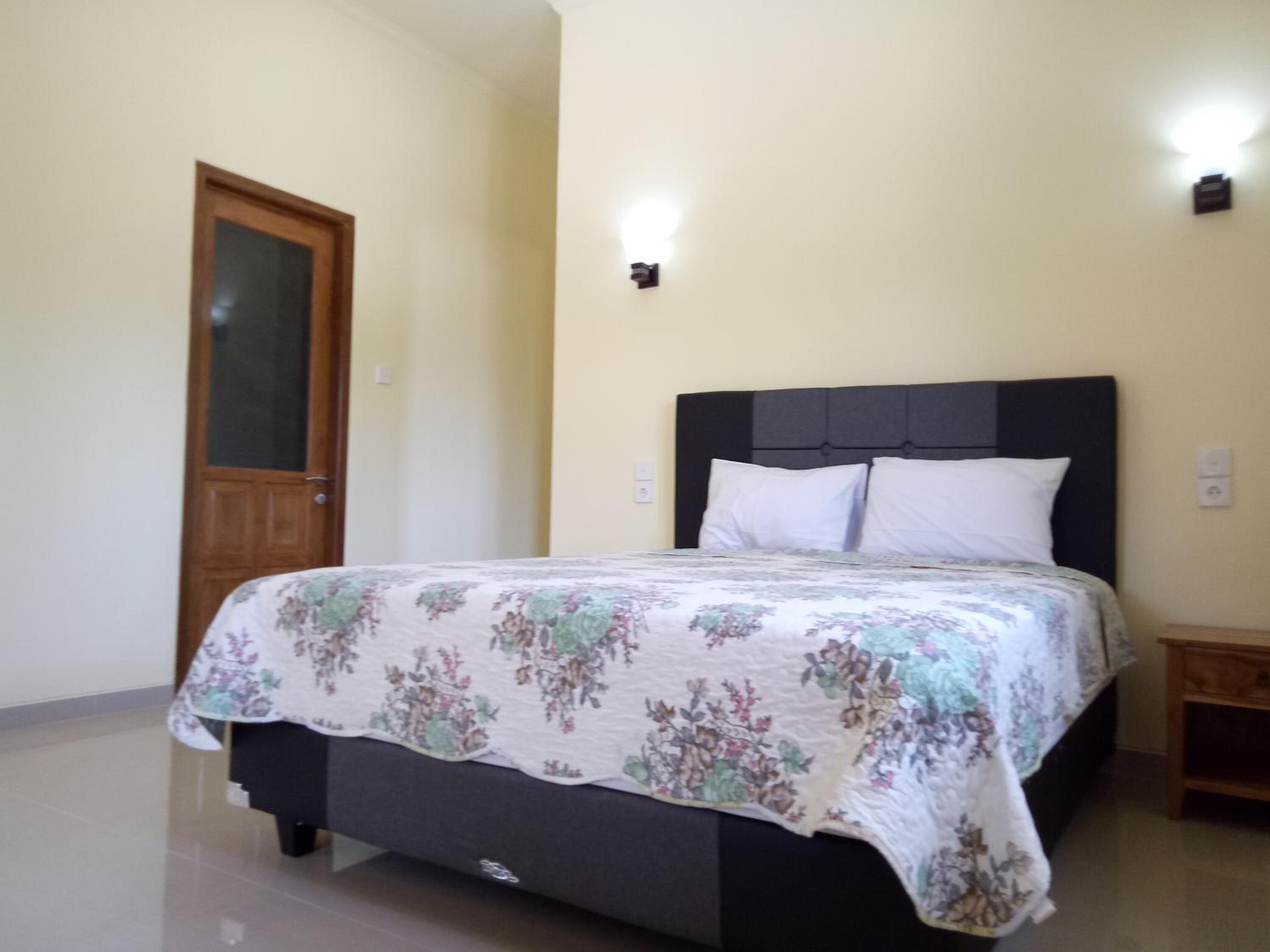 Deluxe King Suite - Photo 13