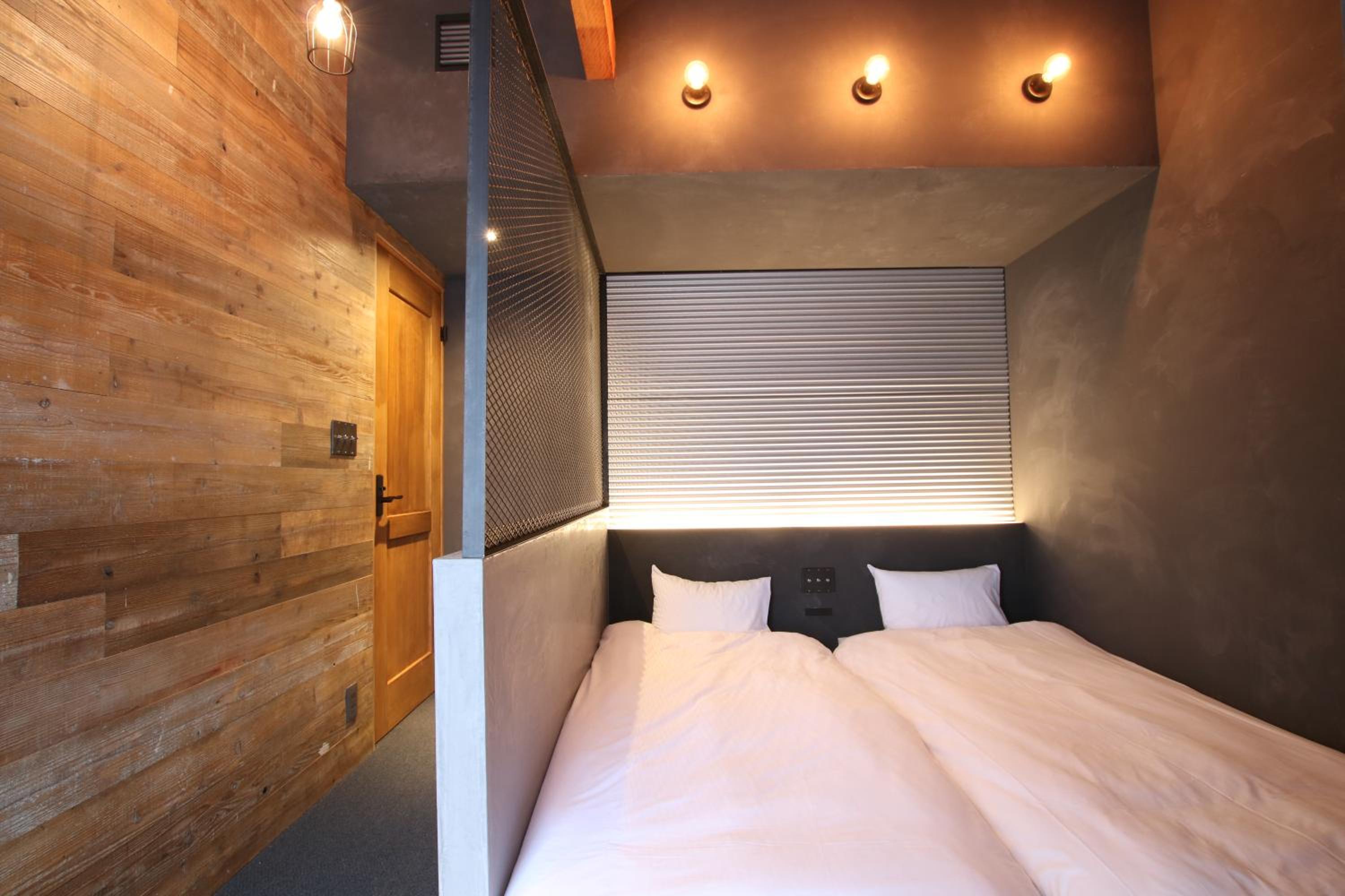 Standard Twin Room with Shared Bathroom