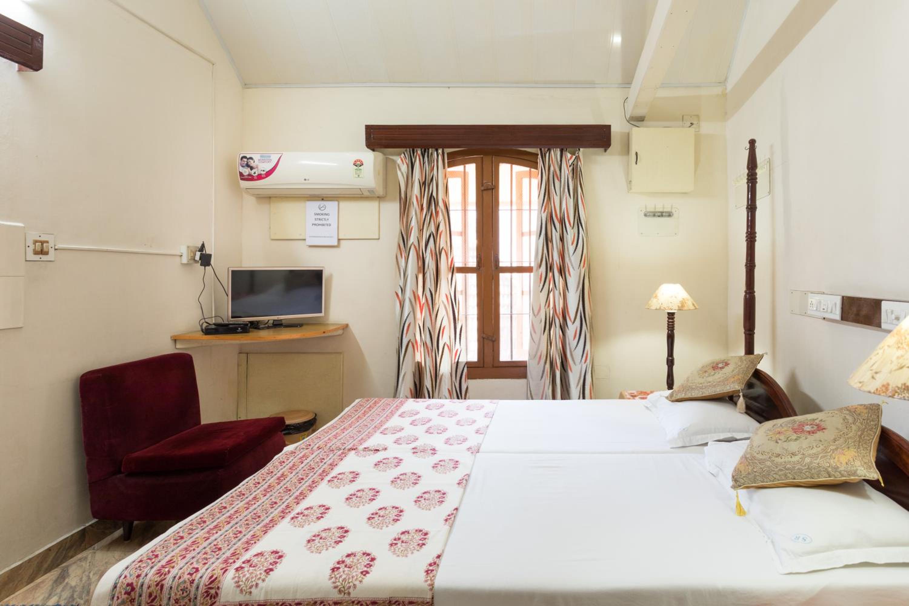 Deluxe Double Room photo 2
