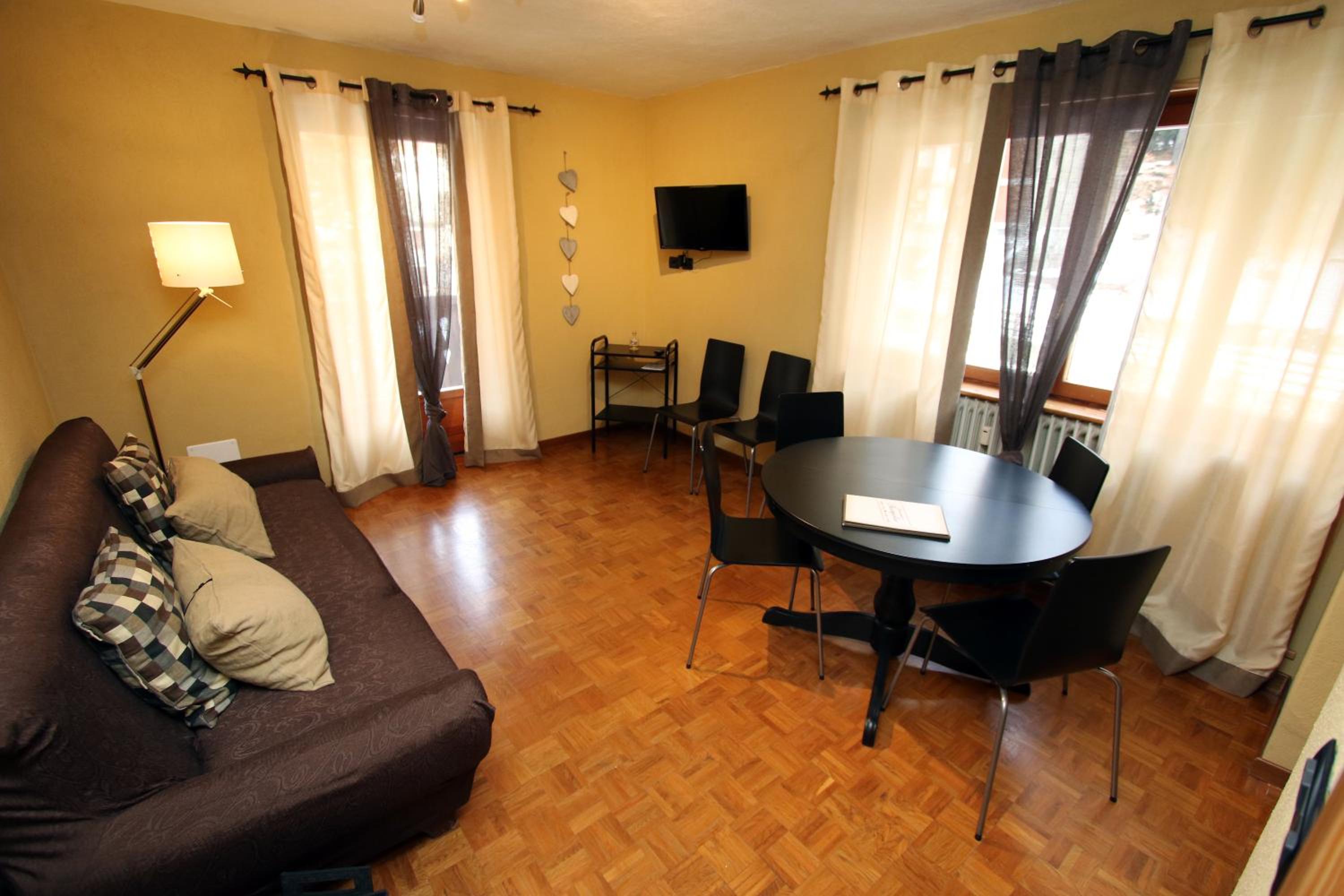 Two-Bedroom Apartment photo 3