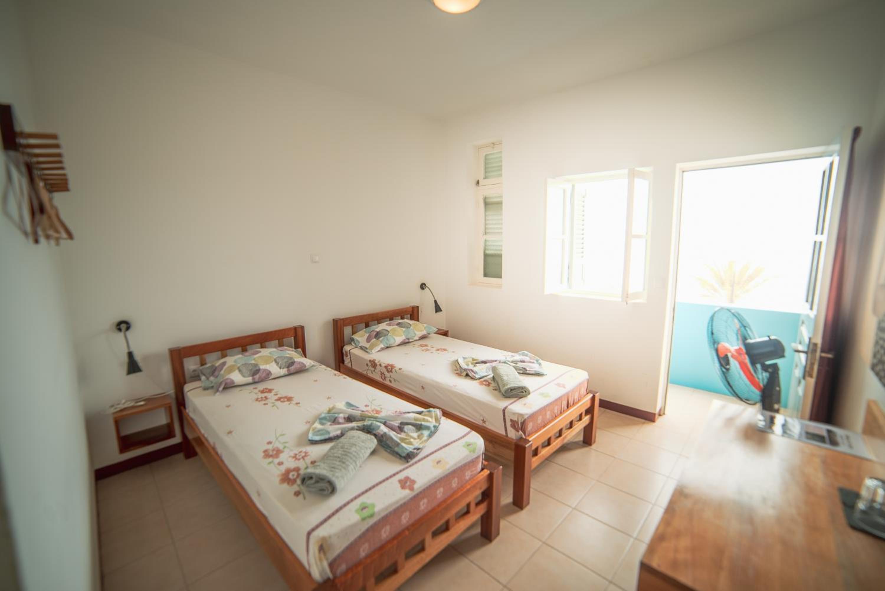 Double Room with Balcony and Side Sea View photo 2
