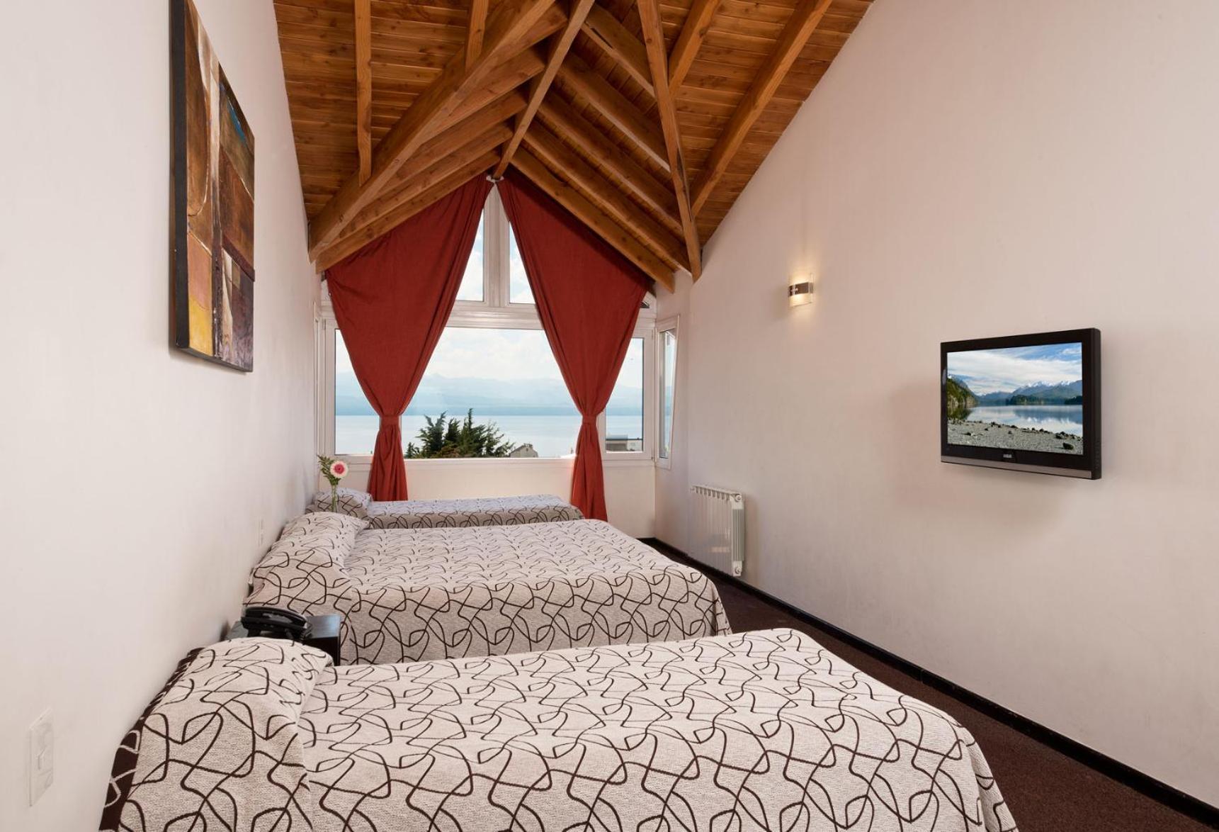 Triple Room with Lake View photo 1