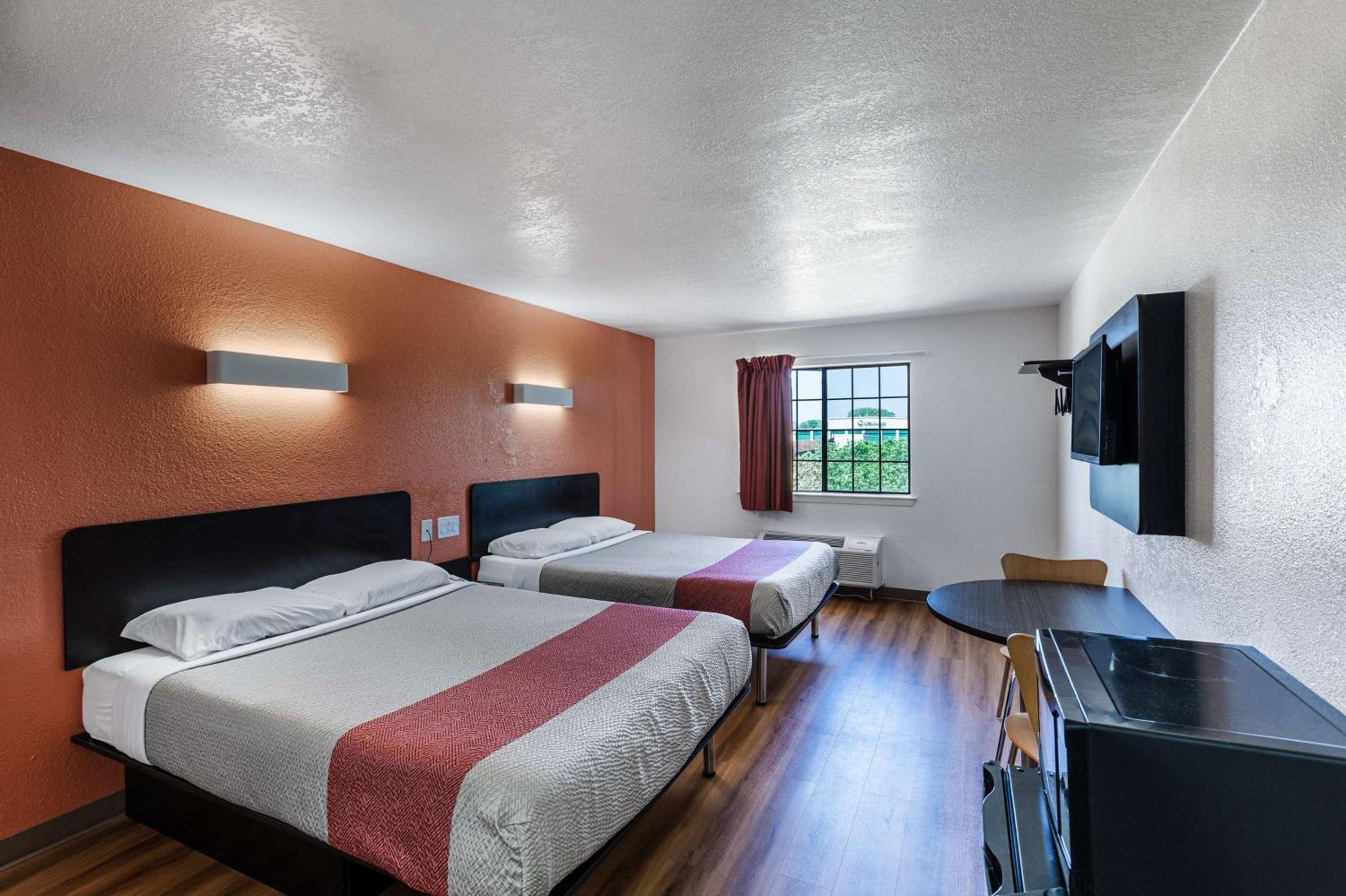 Queen Room with Two Queen Beds - Disability Access - Non-Smoking
