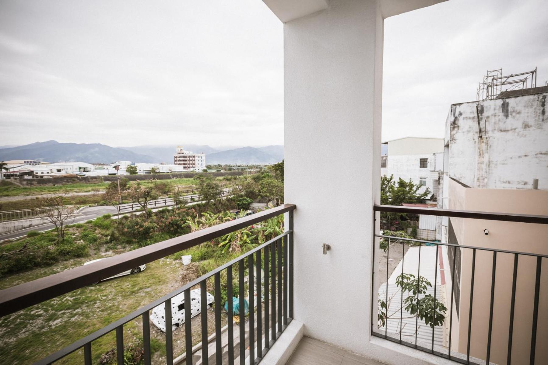 Standard Twin Room with Balcony photo 3
