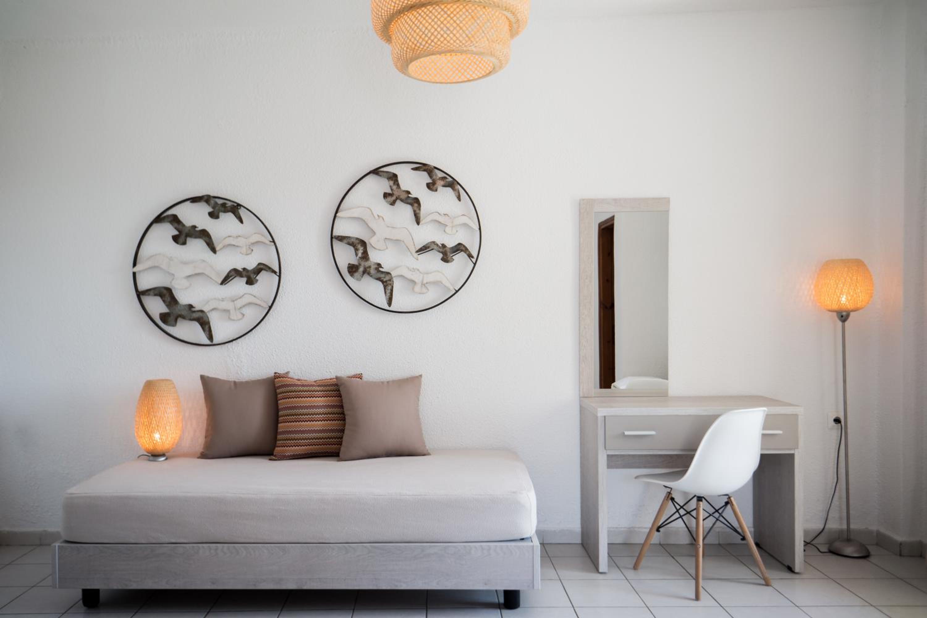 Superior Apartment with Side Sea View  - Photo 8