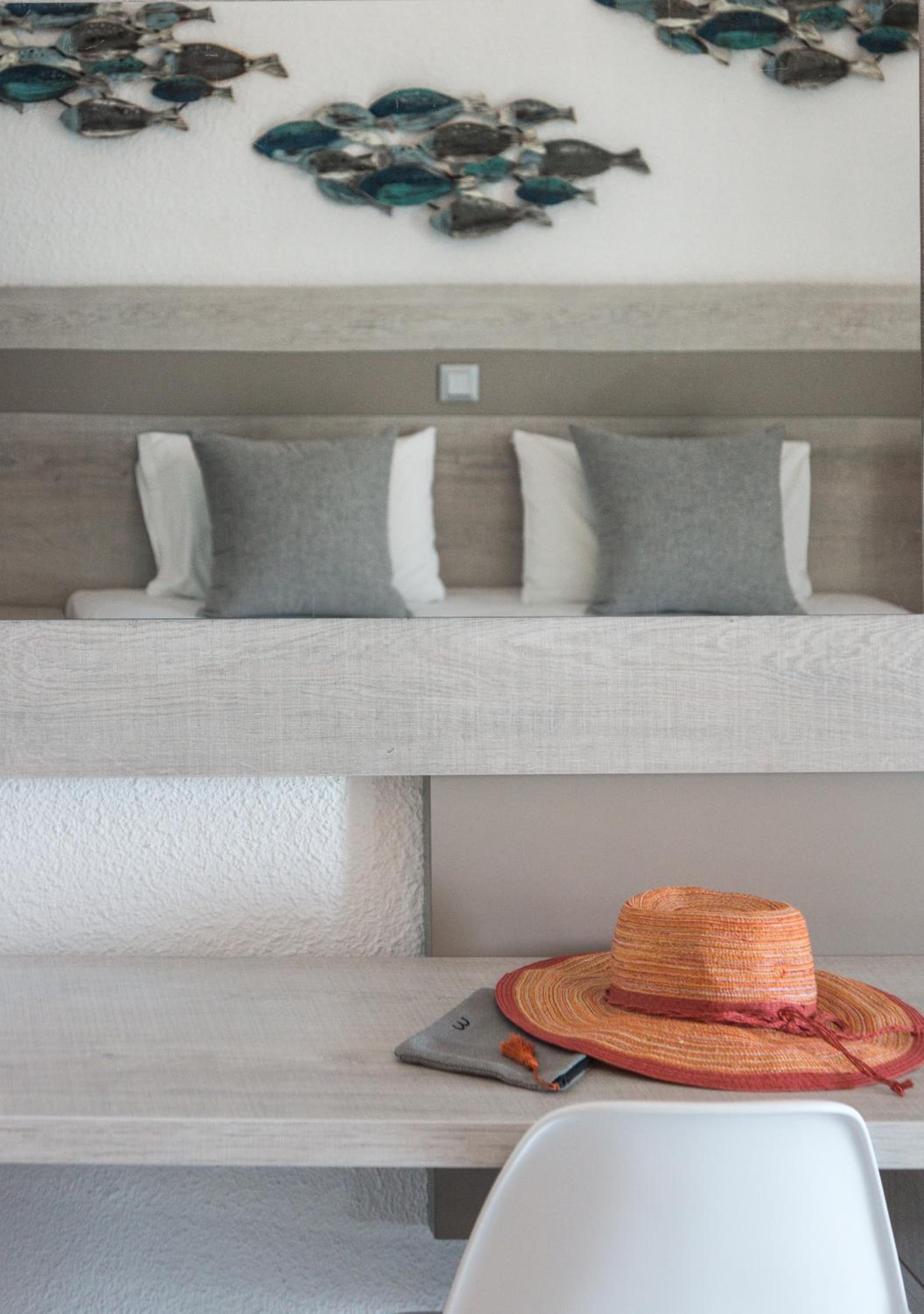 Sea View Apartment with Terrace - Photo 12