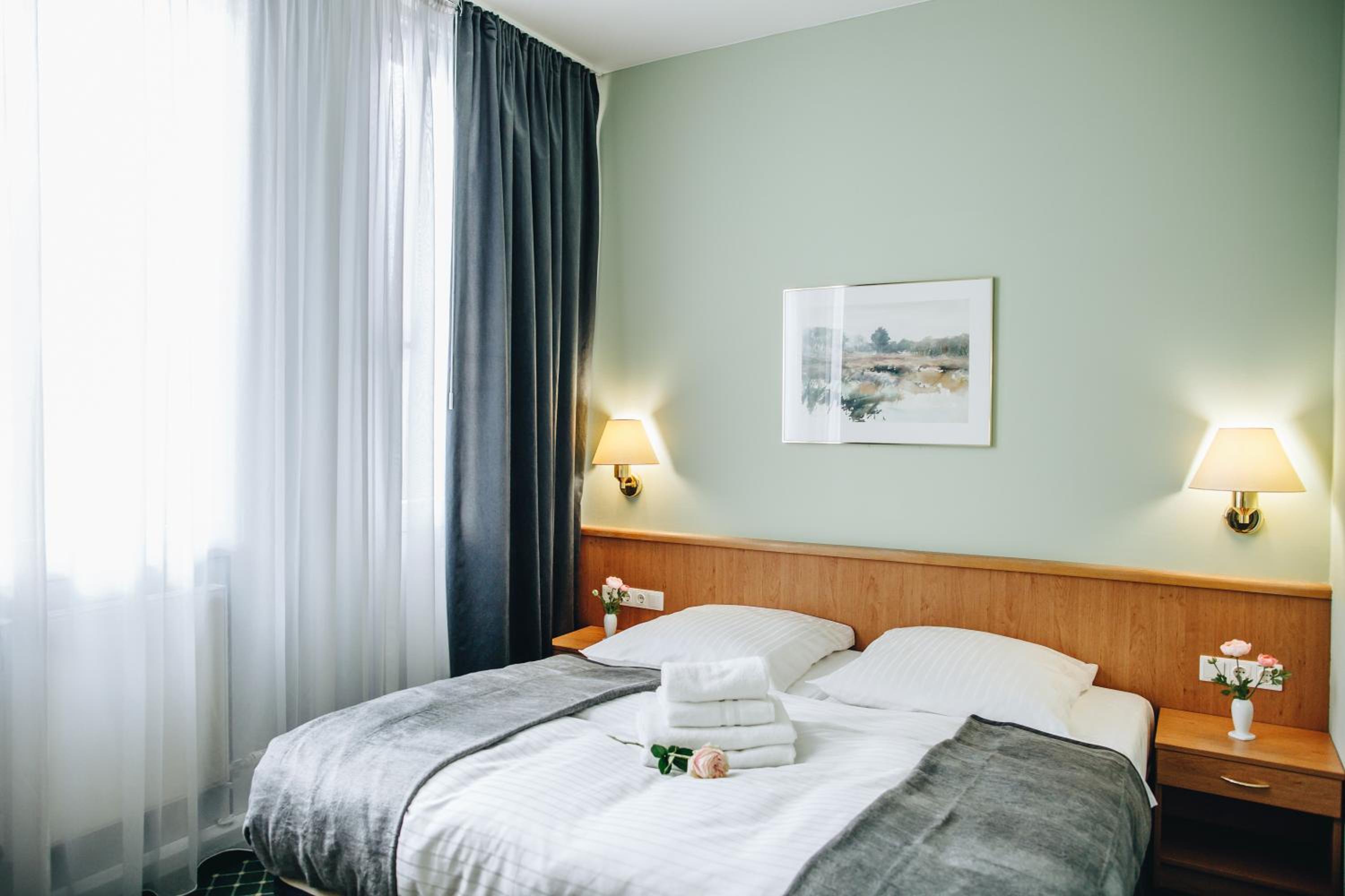Double or Twin Room with Private Bathroom photo 2